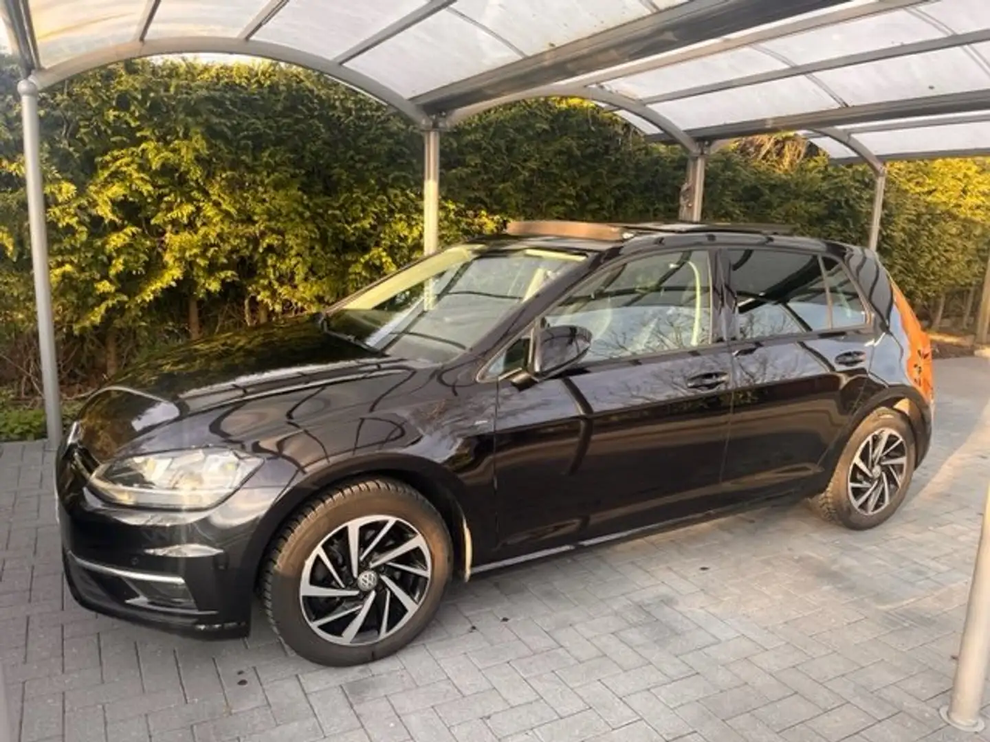 Volkswagen Golf 1.6 CR TDi BMT Join,Pano Dak,Digitaal dachbord Zwart - 1