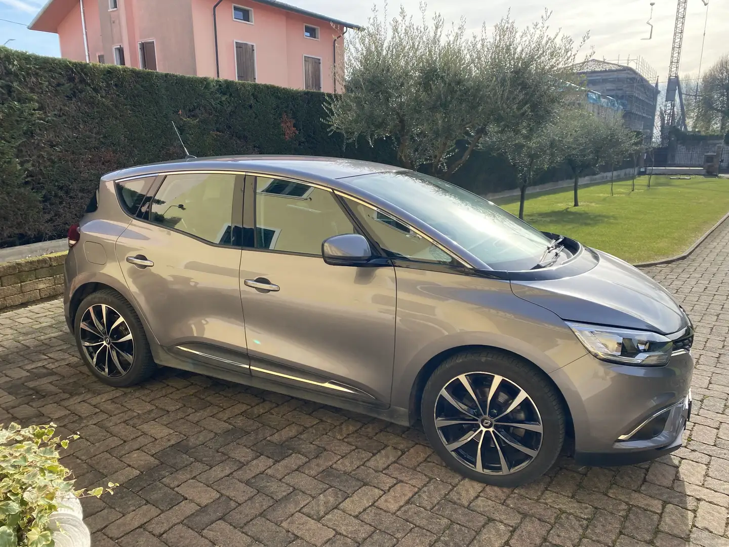 Renault Scenic 1.7 blue dci Sport Edition2 120cv edc - 2