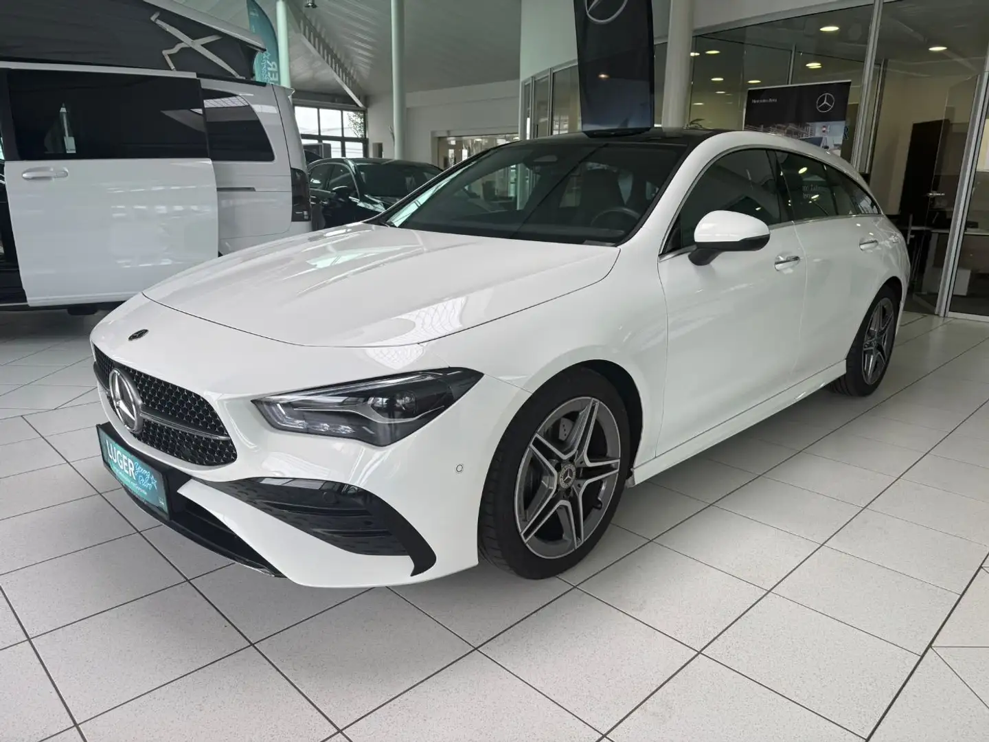 Mercedes-Benz CLA 200 CLA 200 d Shooting Brake RKam Klima Shz Ambi Weiß - 1