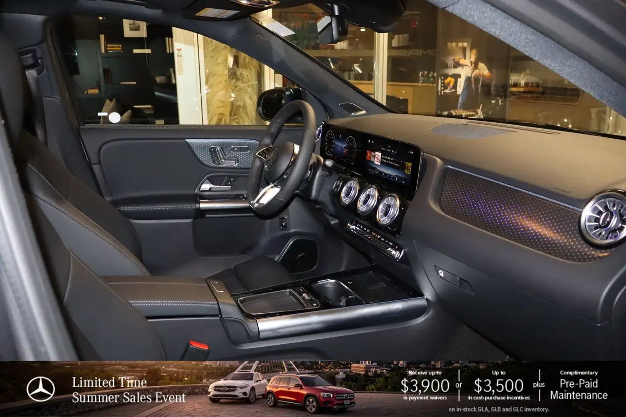 Mercedes-Benz GLA снимка Mercedes-Benz GLA