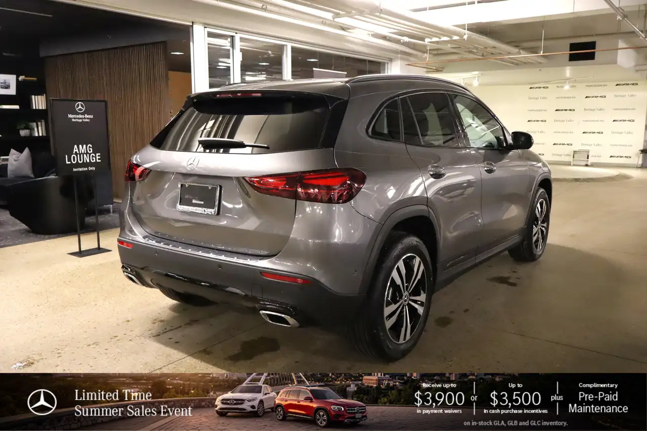 Mercedes-Benz GLA снимка Mercedes-Benz GLA