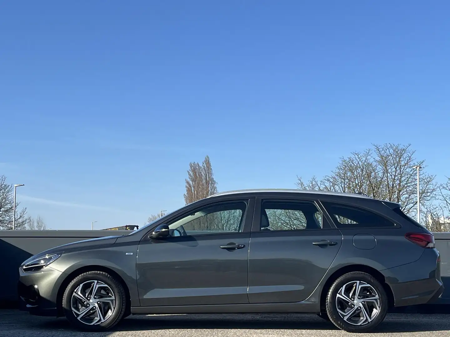 Hyundai i30 Wagon 1.0 T-GDi 120PK MHEV Comfort Smart | Camera Grijs - 2