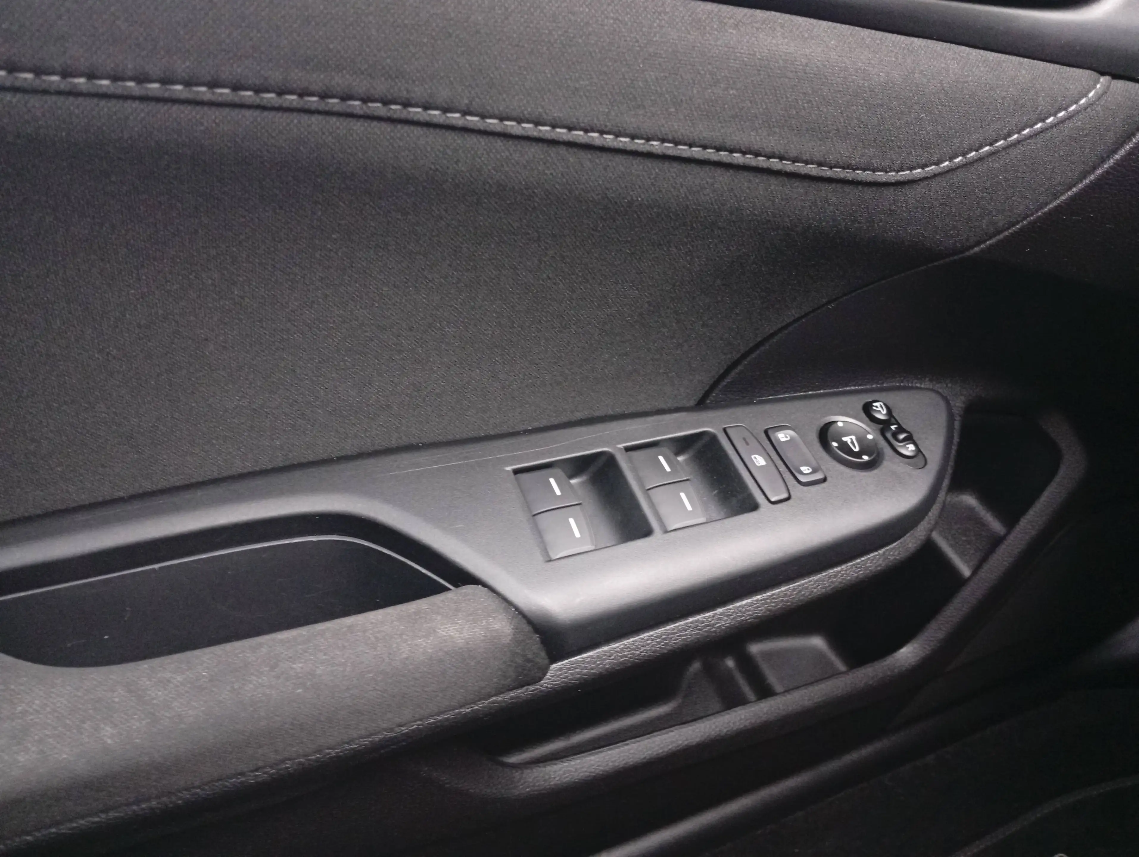 Honda Civic Civic 1.0 i-VTEC Turbo Elegance, Winterräder — photo 17
