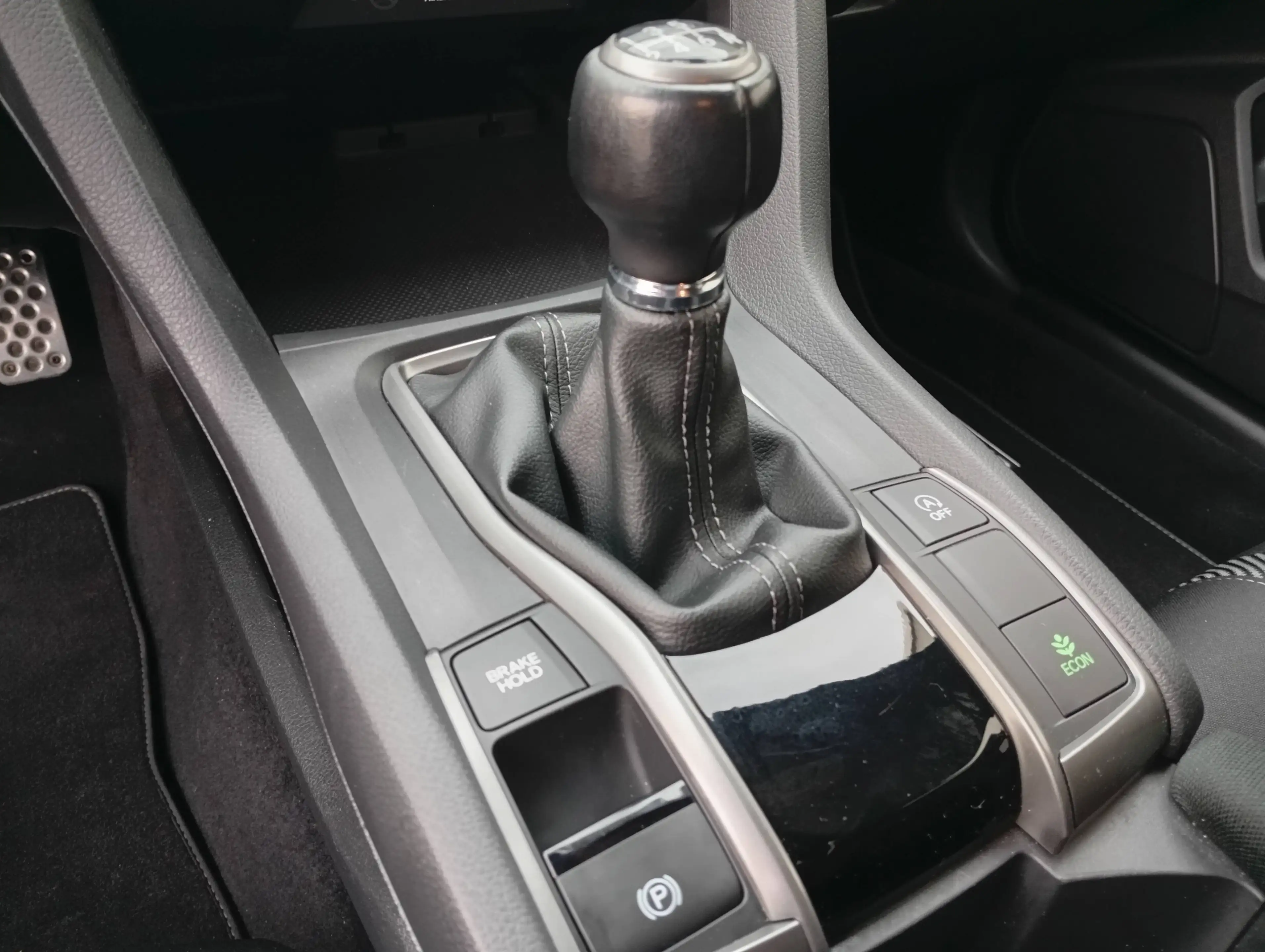 Honda Civic Civic 1.0 i-VTEC Turbo Elegance, Winterräder — photo 13