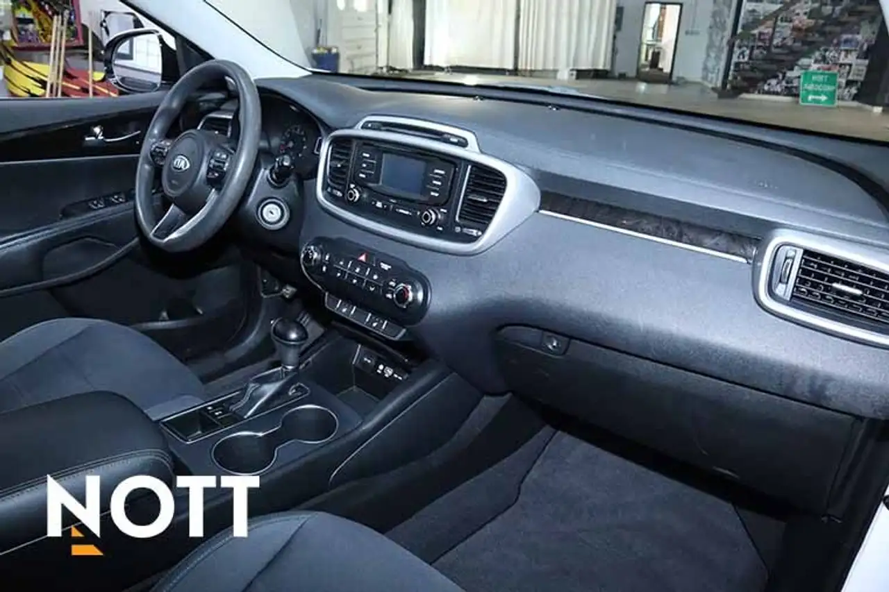 Kia Sorento снимка Kia Sorento