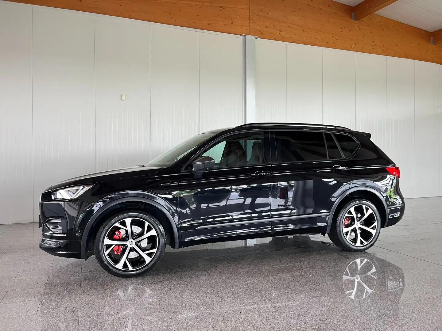 SEAT Tarraco FR e-Hybrid Schwarz - 1