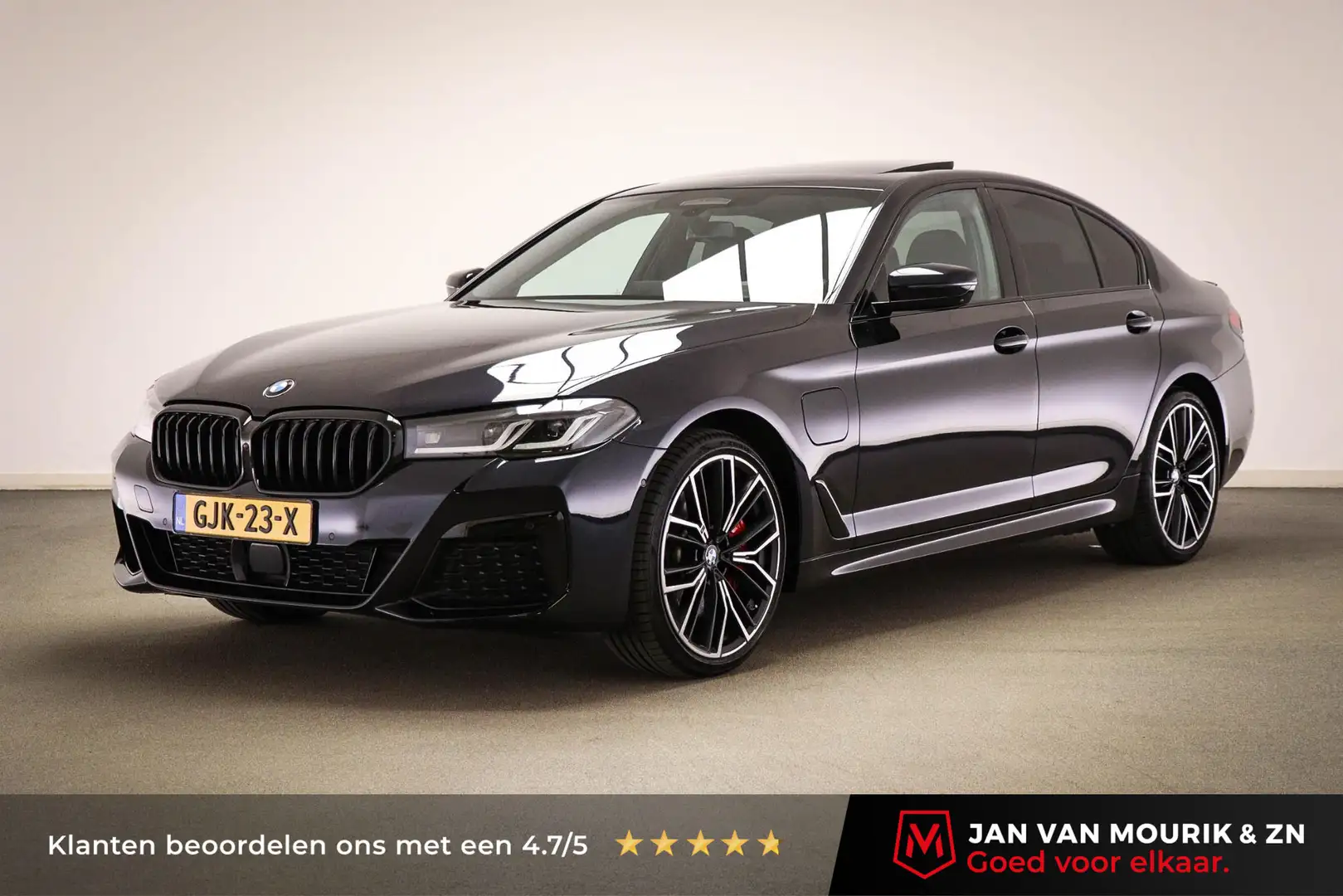 BMW 545 5-serie 545e xDrive M-Sport High Executive | HEAD Zwart - 1