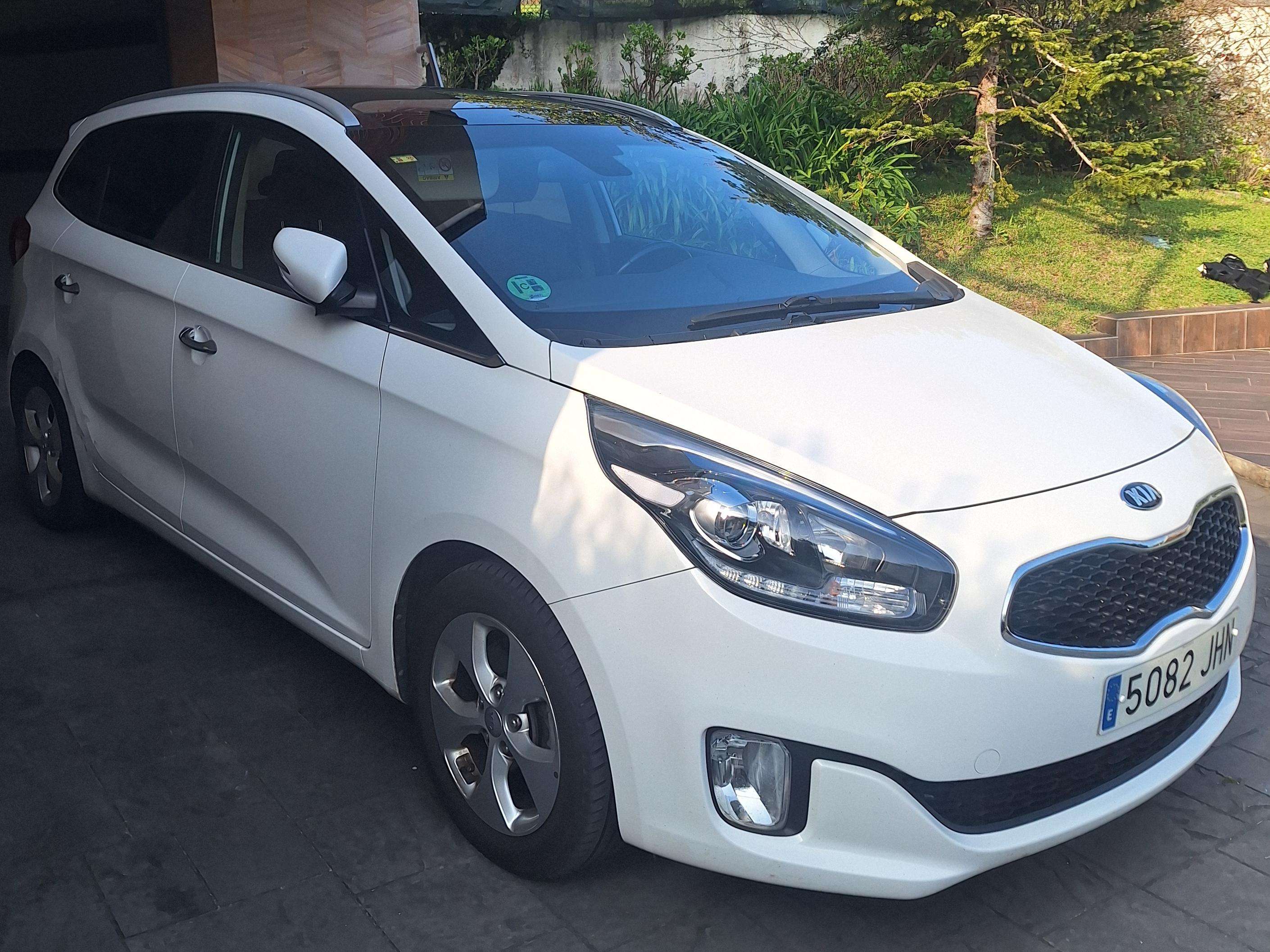 Kia Carens Carens 1.7CRDi Eco-Dynamics x-Tech 141 x-Tech - foto 1