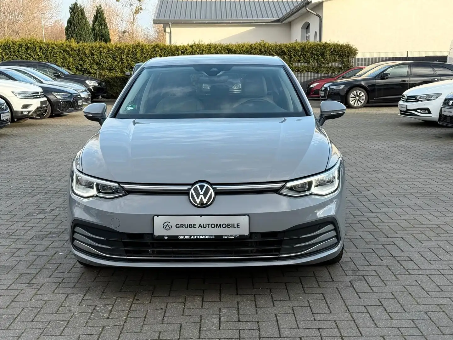 Volkswagen Golf VIII Style eTSI DSG*LED*AHK*NAV*SHZ*ACC*CAM Grau - 2