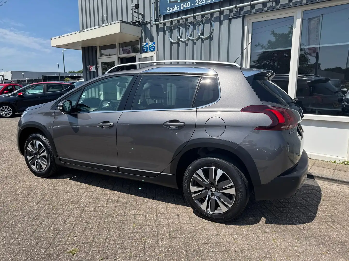 Peugeot 2008 1.2 PureTech GT-line Grijs - 2