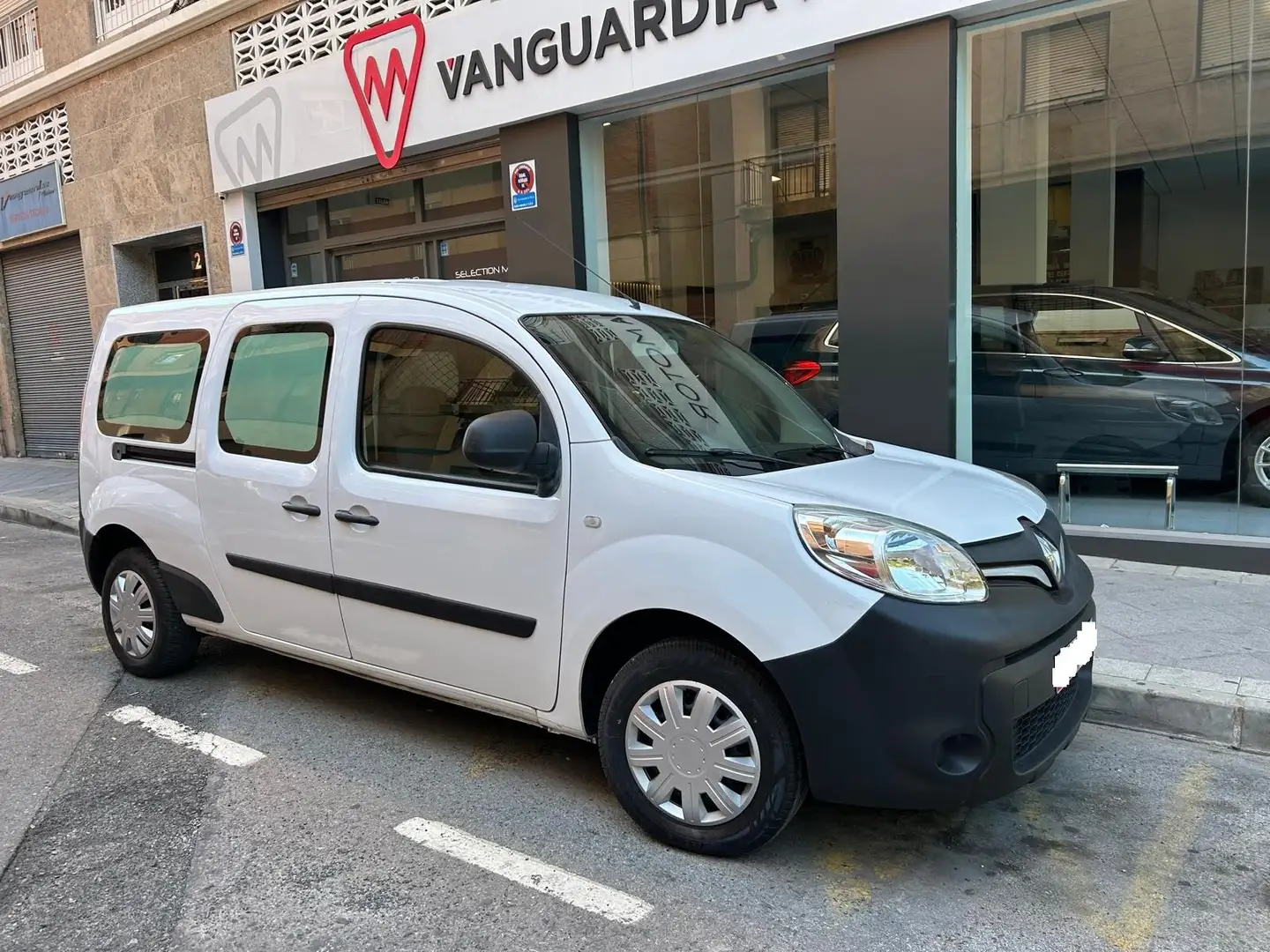 Renault Kangoo Fg. Maxi 1.5dCi Profesional 66kW 2pl. Weiß - 2