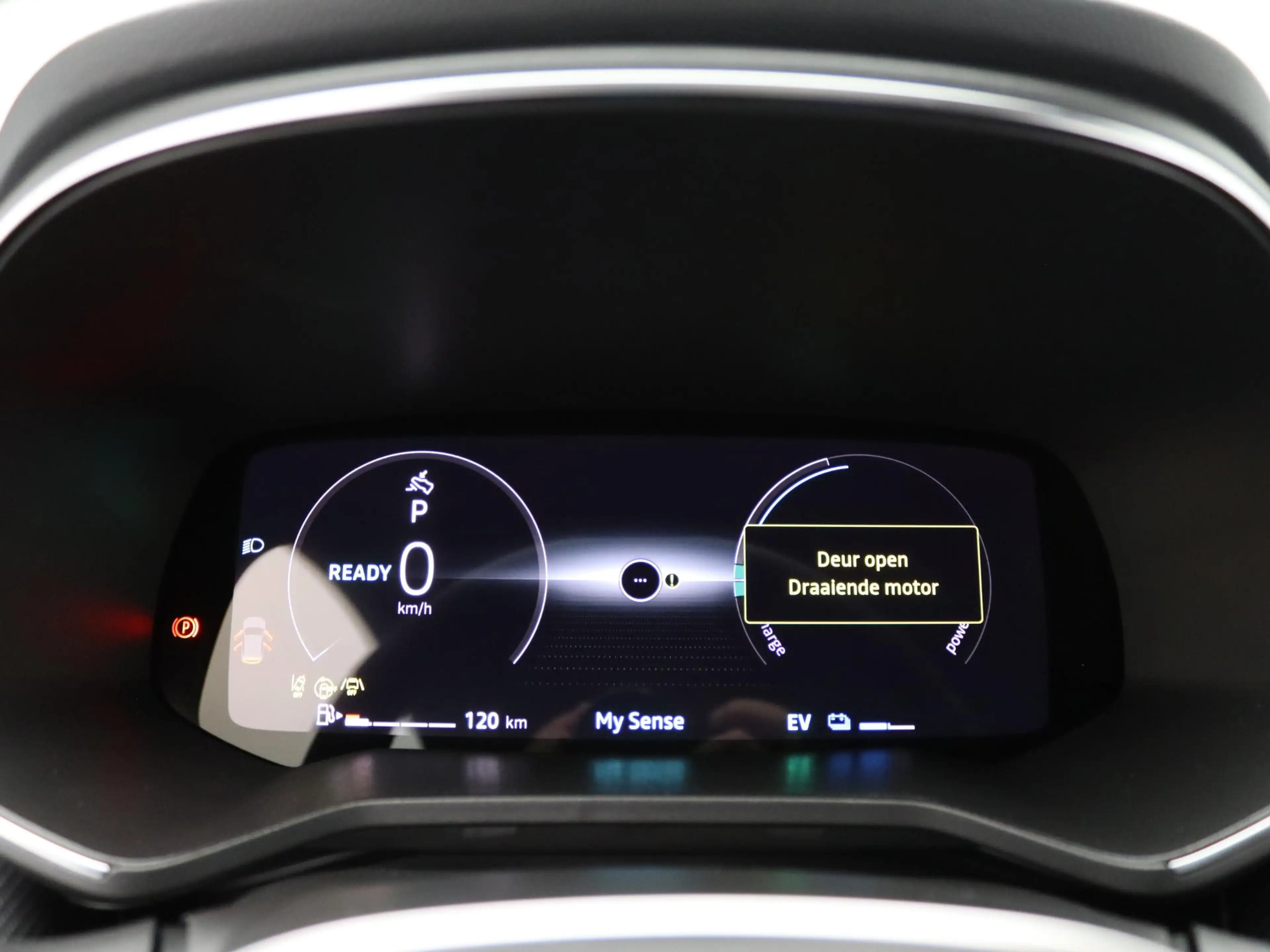 Renault Clio esprit Alpine full hybrid E-Tech 145 | Adapt. Crui — photo 10