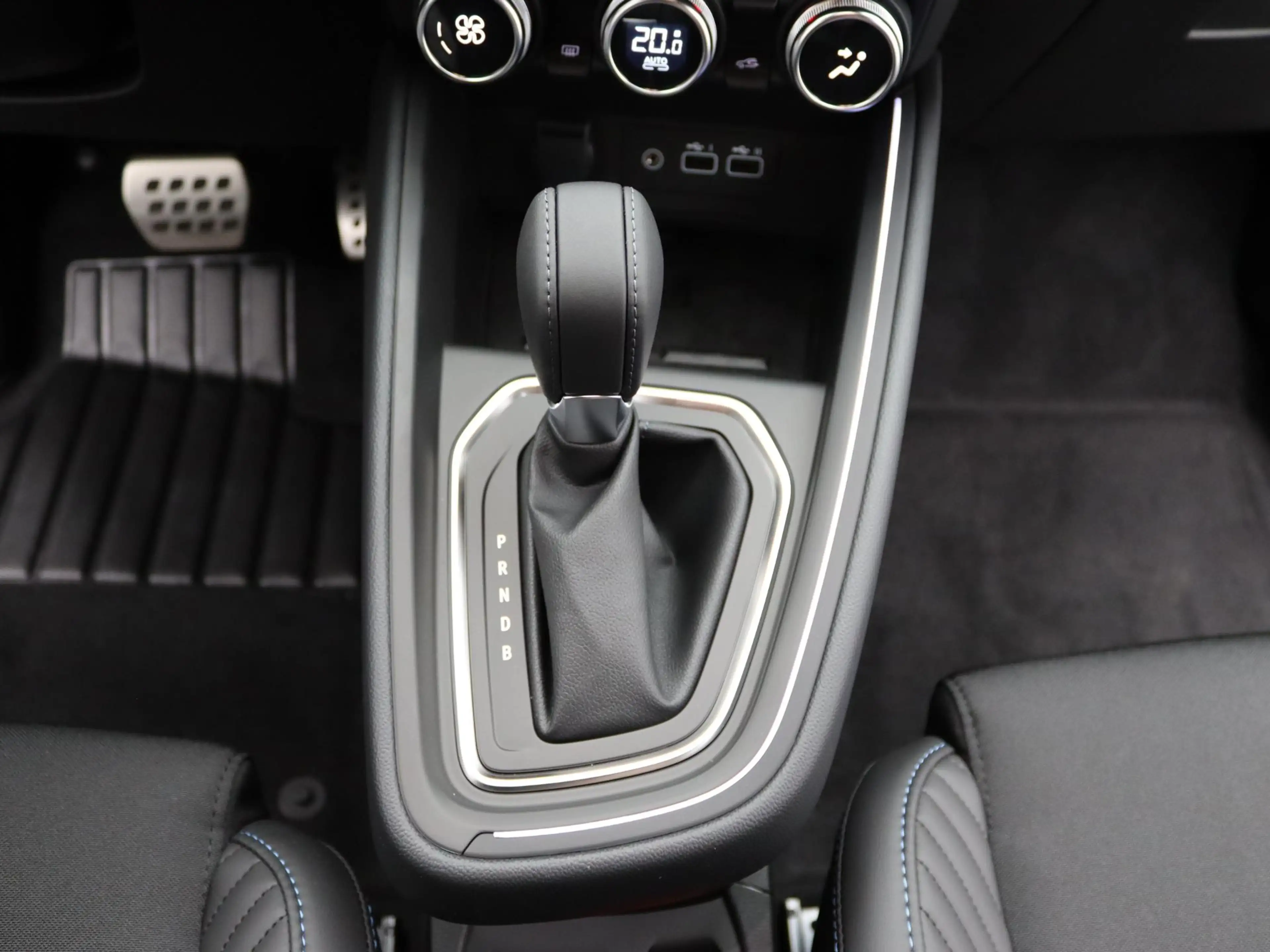 Renault Clio esprit Alpine full hybrid E-Tech 145 | Adapt. Crui — photo 12