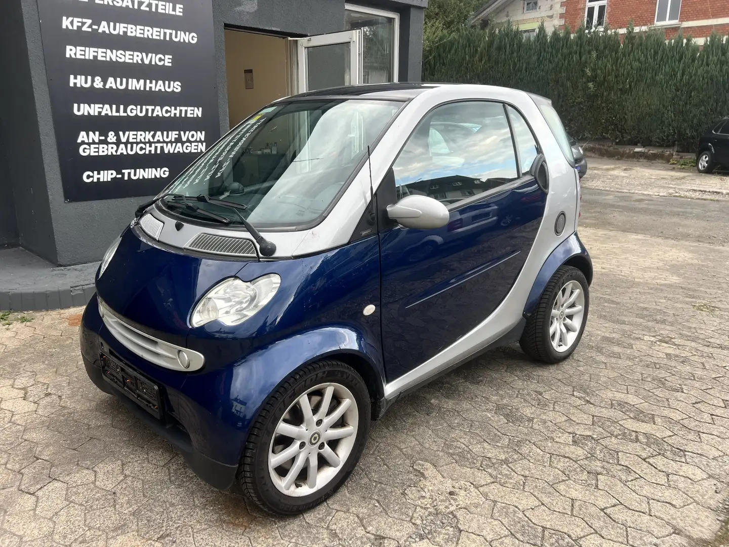 smart forTwo Klimaanlage/Panorama-Glasdach/Automatik+Tiptronik Grau - 2