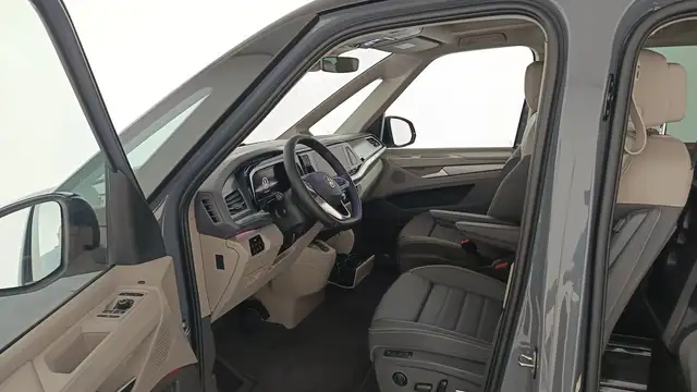 Volkswagen Multivan view 9