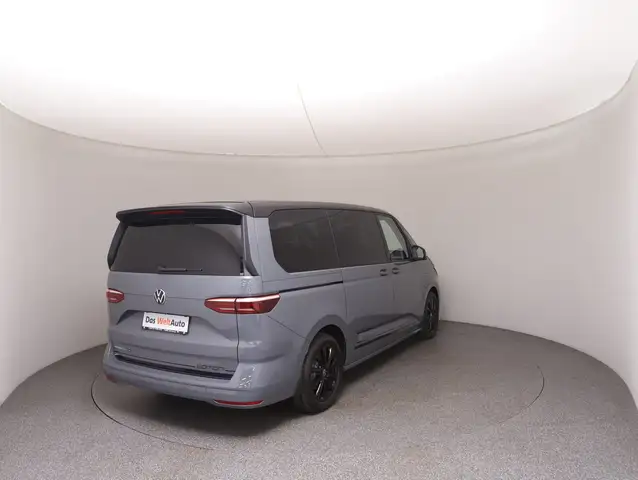 Volkswagen Multivan view 4