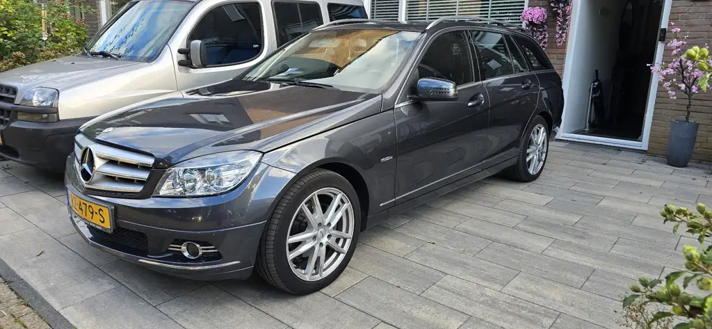 Mercedes-Benz C 200 2010 из Европы — купить под ключ