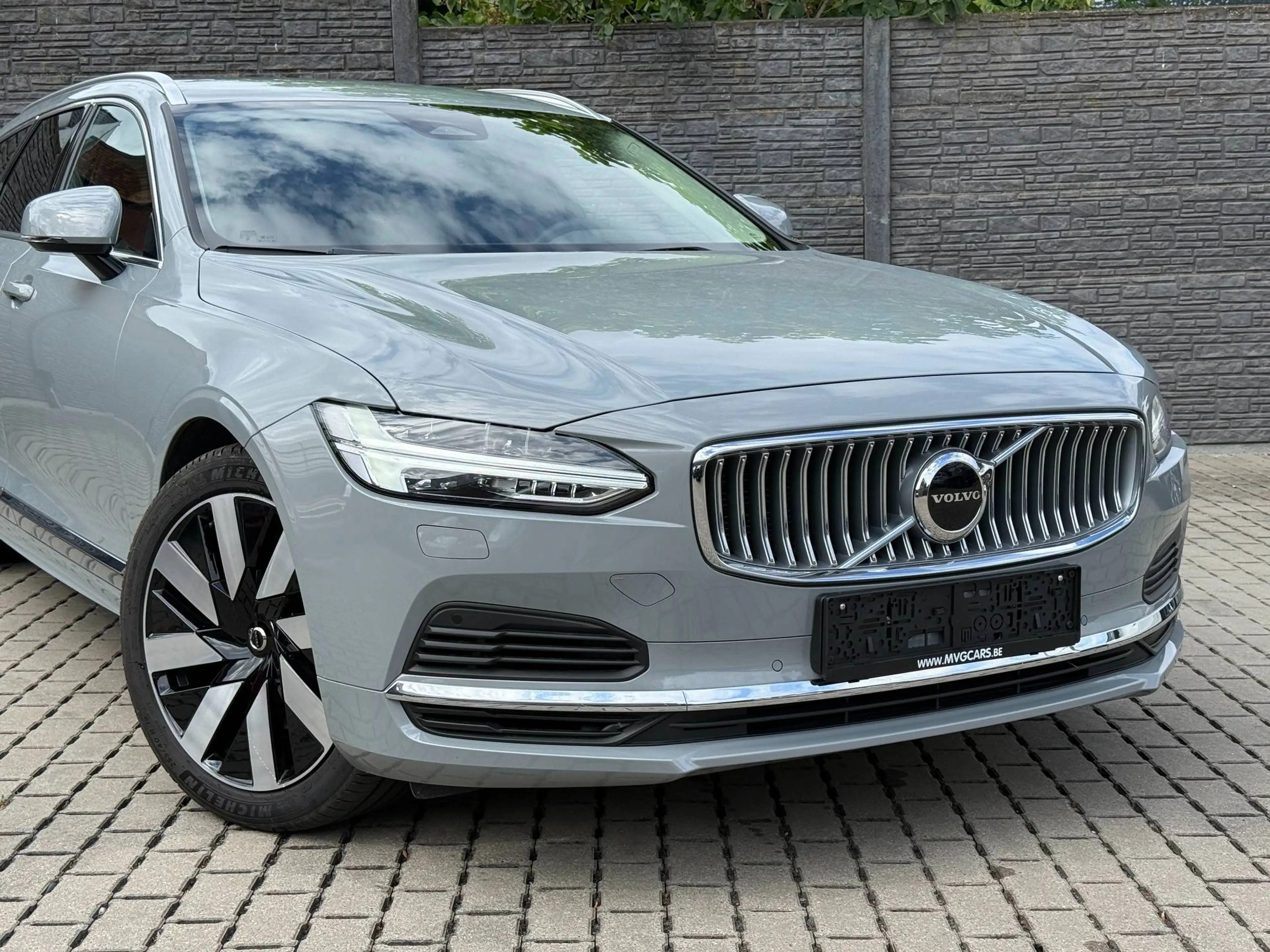 Volvo V90 T6 AWD PHEV Core Bright "Leder/Harman Kardon" — photo 3
