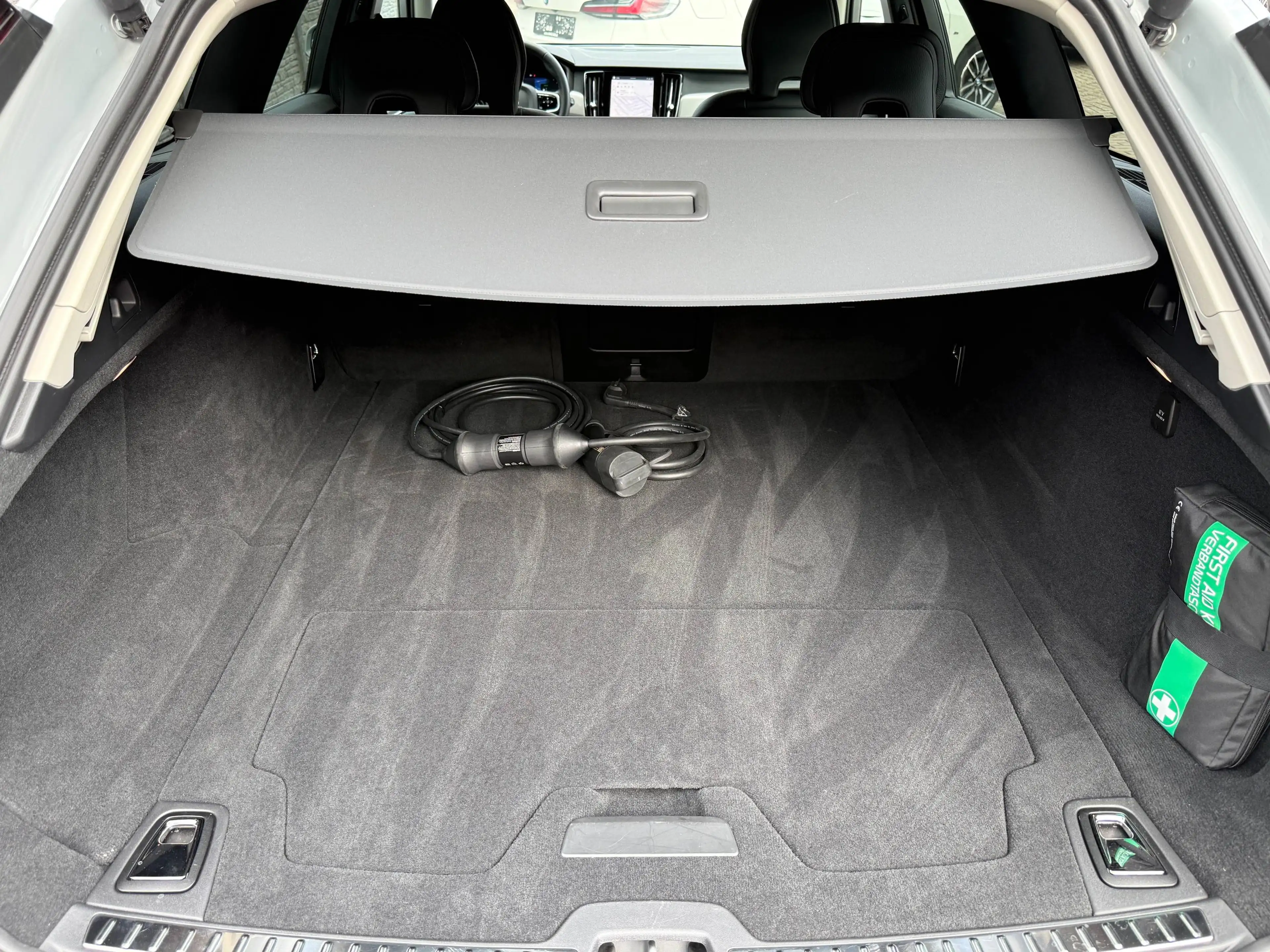 Volvo V90 T6 AWD PHEV Core Bright "Leder/Harman Kardon" — photo 12