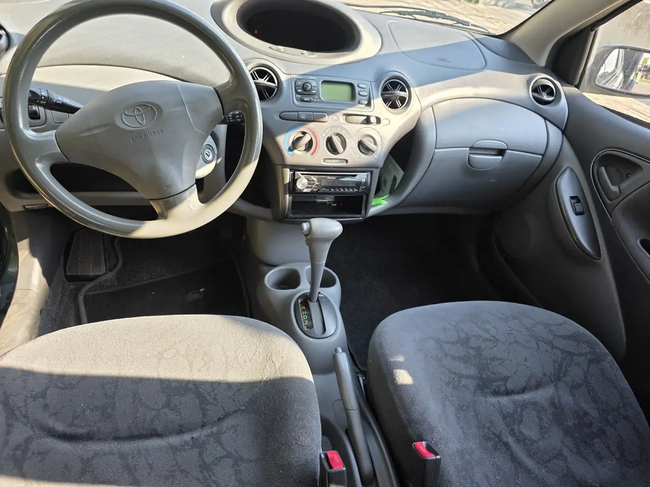 Toyota Yaris 1.3-16V VVT-i Sol AUTOMAAT, foto 6