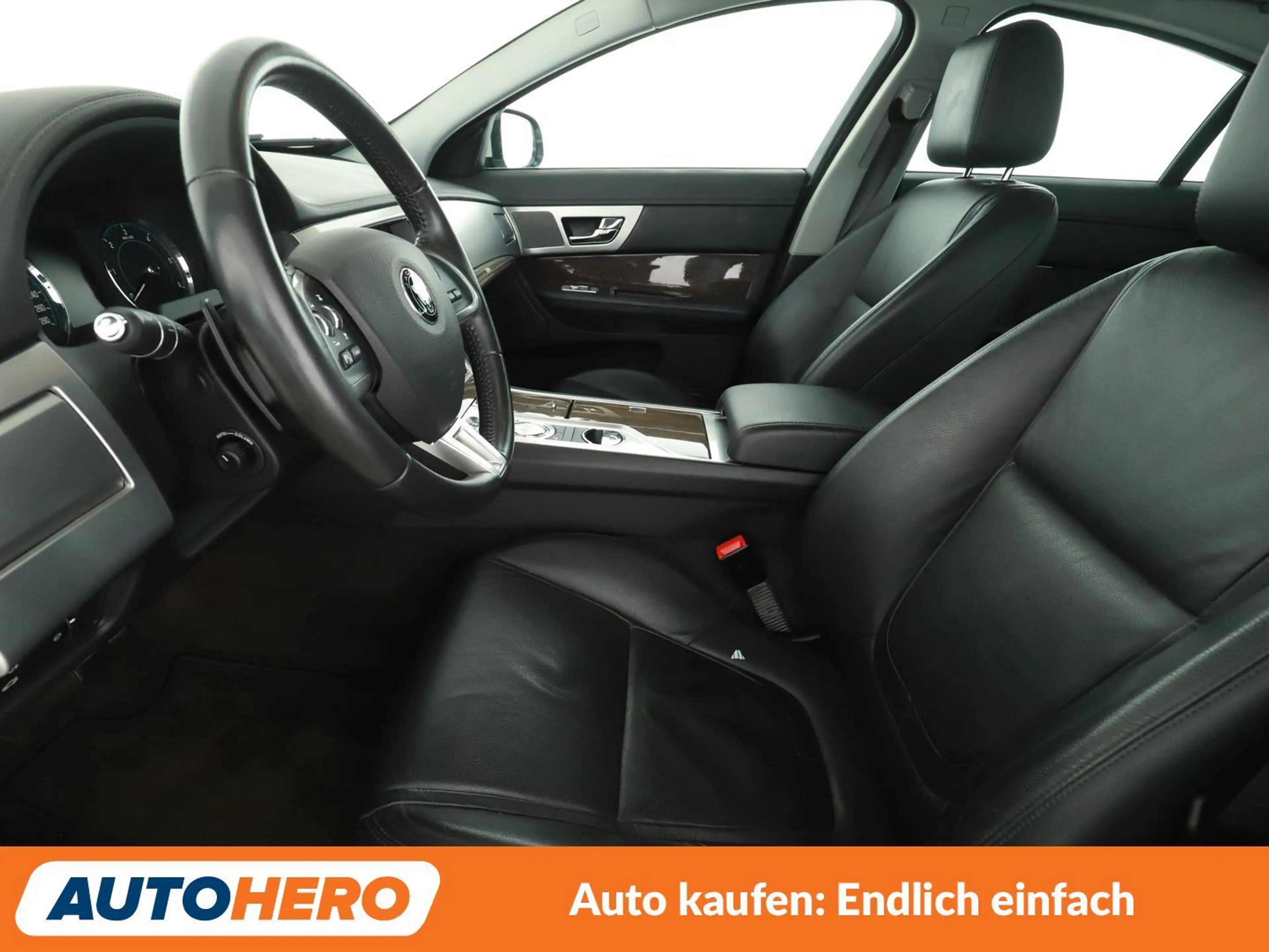 Jaguar XF 2.2 D Aut*NAVI*XENON*TEMPO*CAM*PDC*SHZ* — photo 10