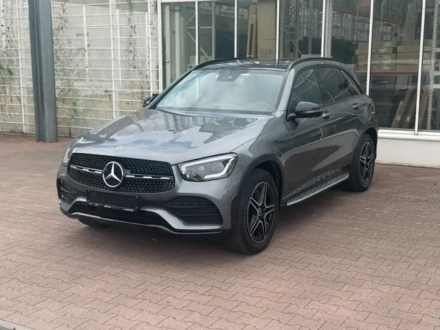 Mercedes-Benz GLC 300 d AMG 4Matic PANO/VIRTUELL/KEYLESS