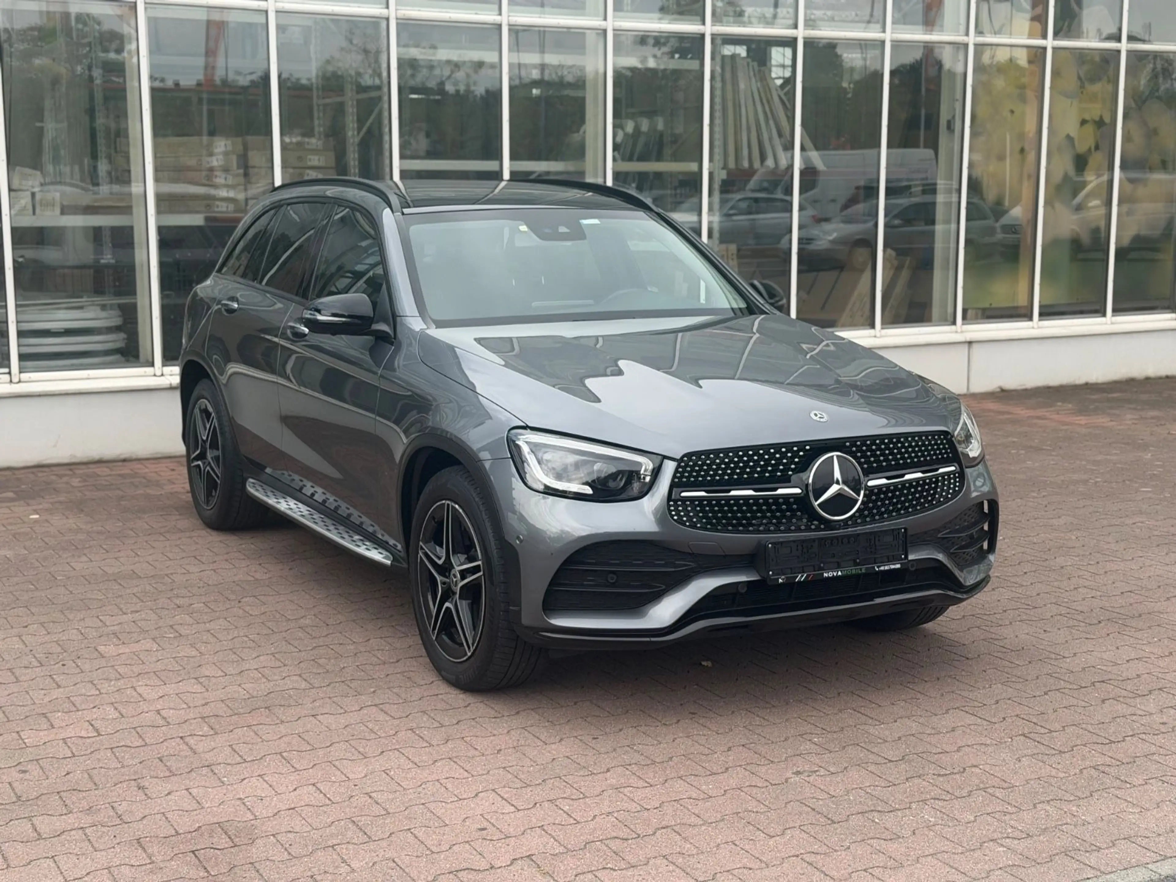 Mercedes-Benz GLC 300 d AMG 4Matic PANO/VIRTUELL/KEYLESS — photo 3