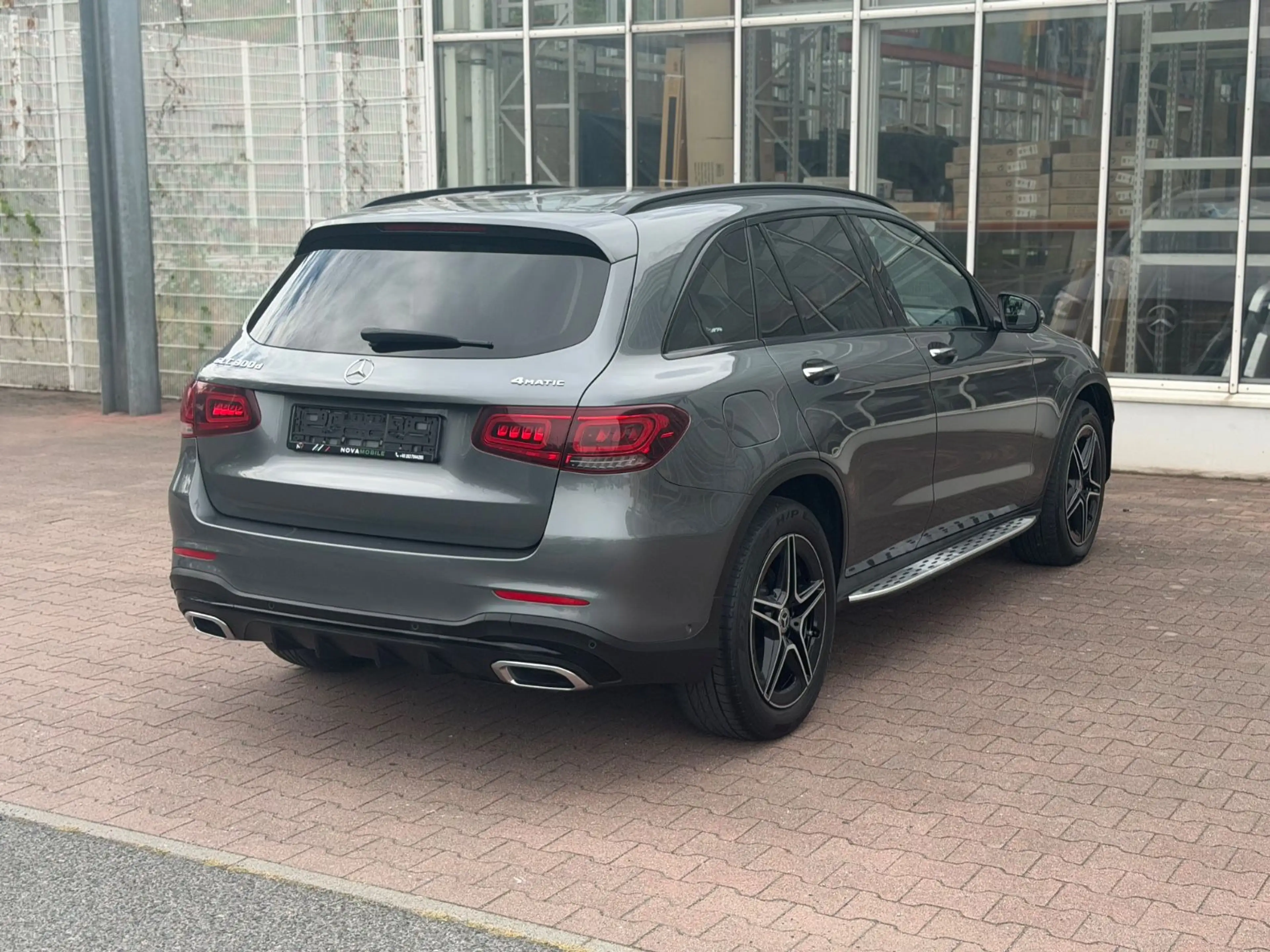 Mercedes-Benz GLC 300 d AMG 4Matic PANO/VIRTUELL/KEYLESS — photo 5