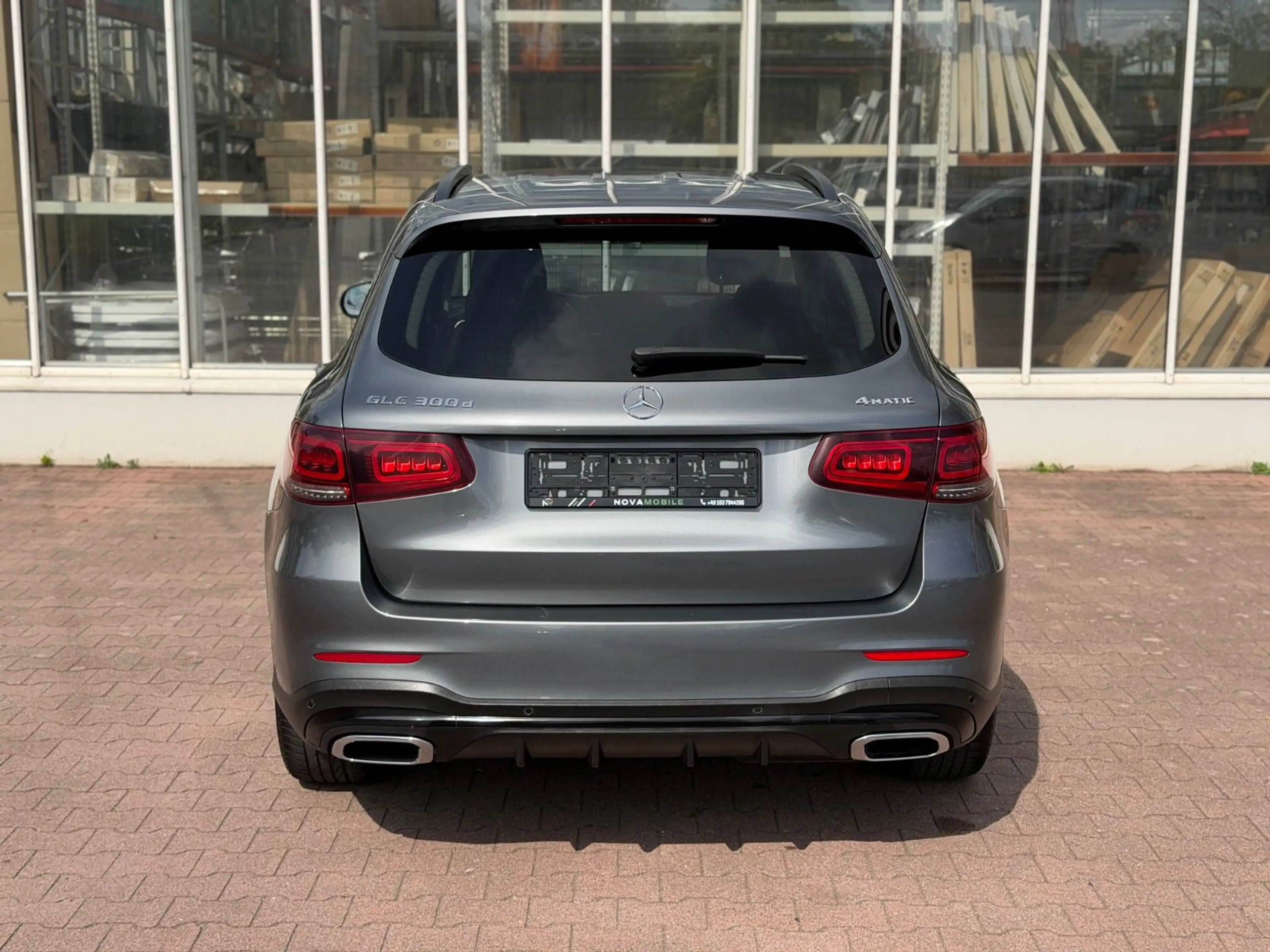 Mercedes-Benz GLC 300 d AMG 4Matic PANO/VIRTUELL/KEYLESS — photo 6