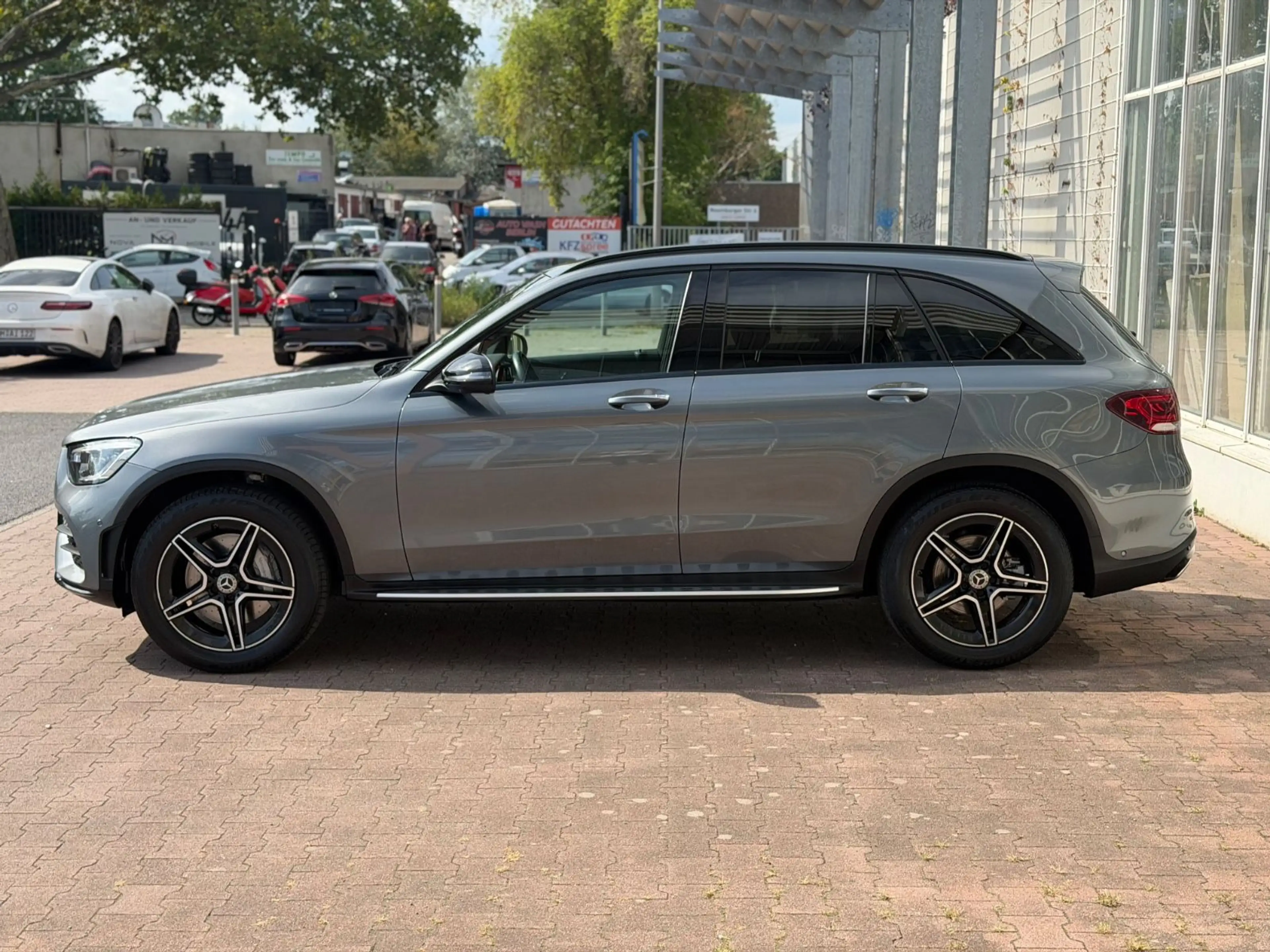 Mercedes-Benz GLC 300 d AMG 4Matic PANO/VIRTUELL/KEYLESS — photo 8