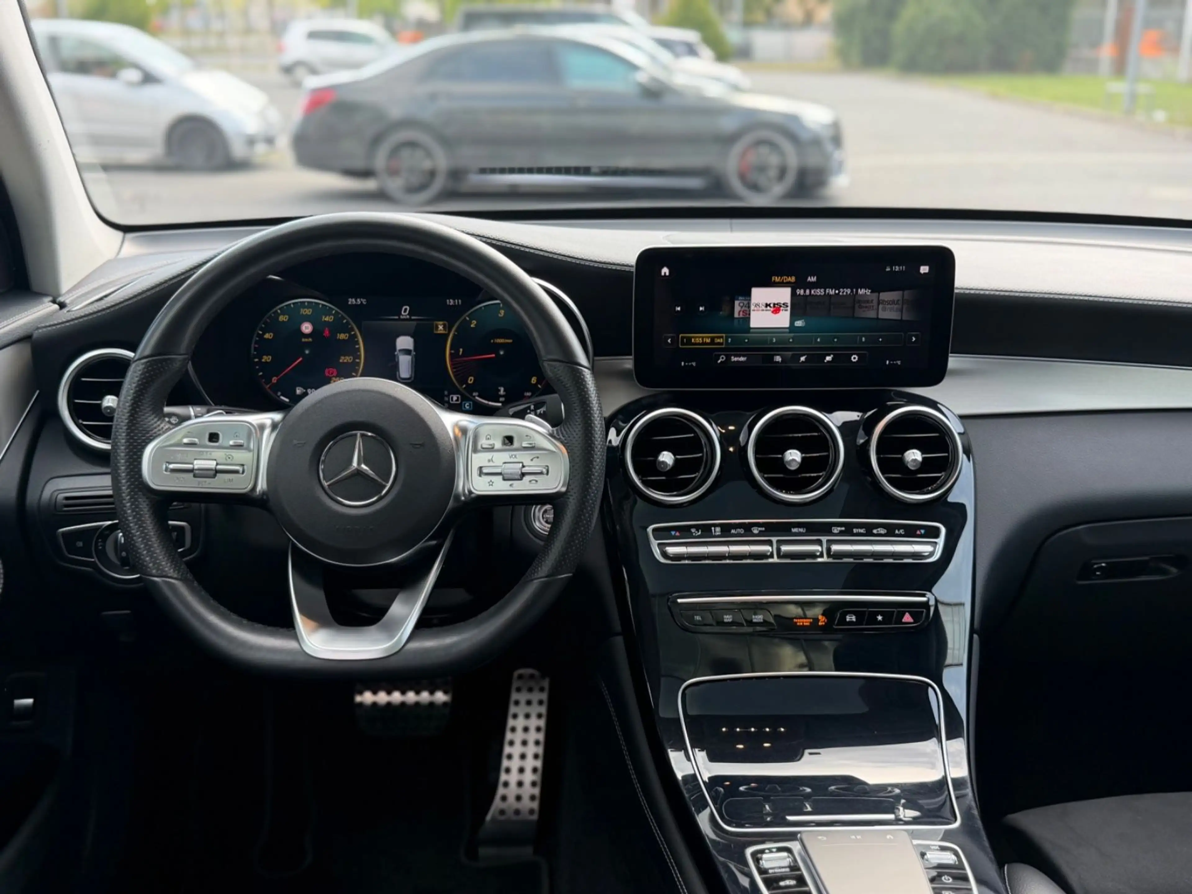 Mercedes-Benz GLC 300 d AMG 4Matic PANO/VIRTUELL/KEYLESS — photo 13