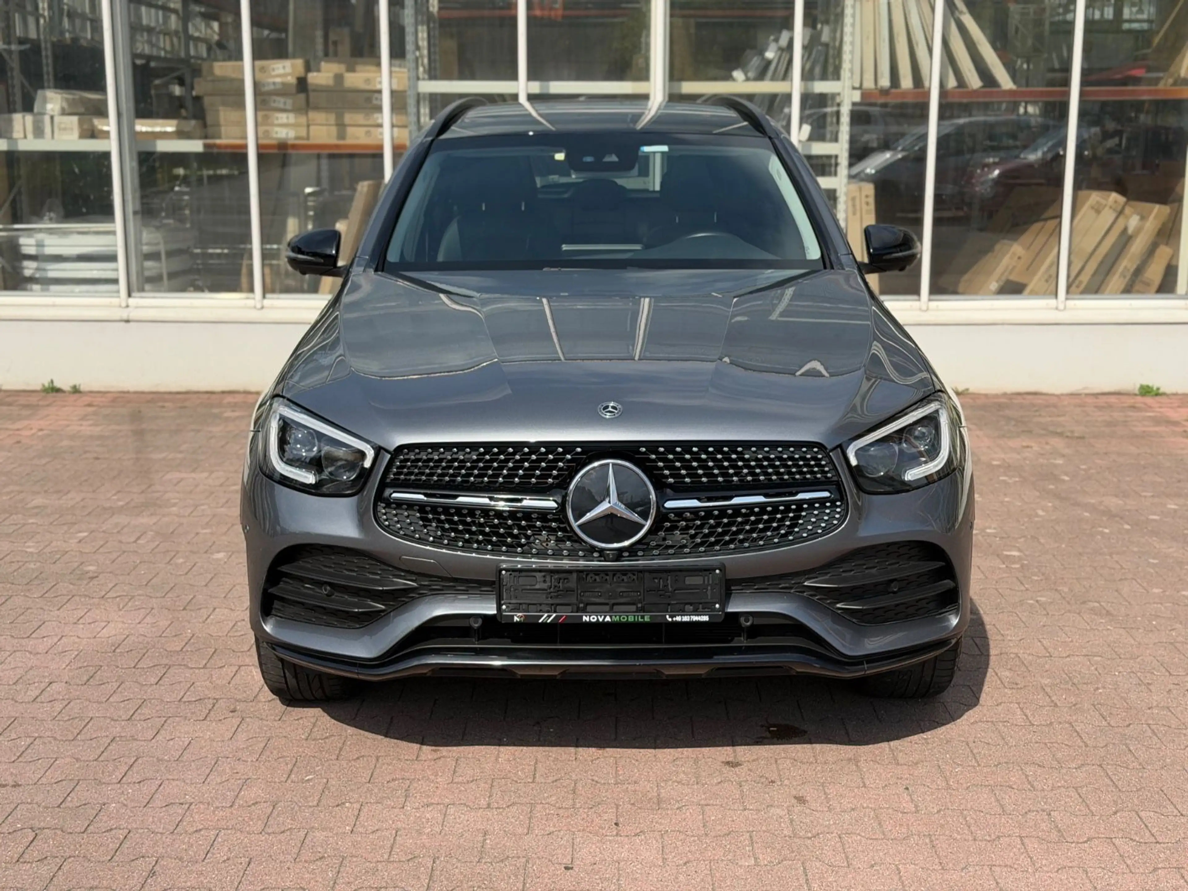 Mercedes-Benz GLC 300 d AMG 4Matic PANO/VIRTUELL/KEYLESS — photo 2