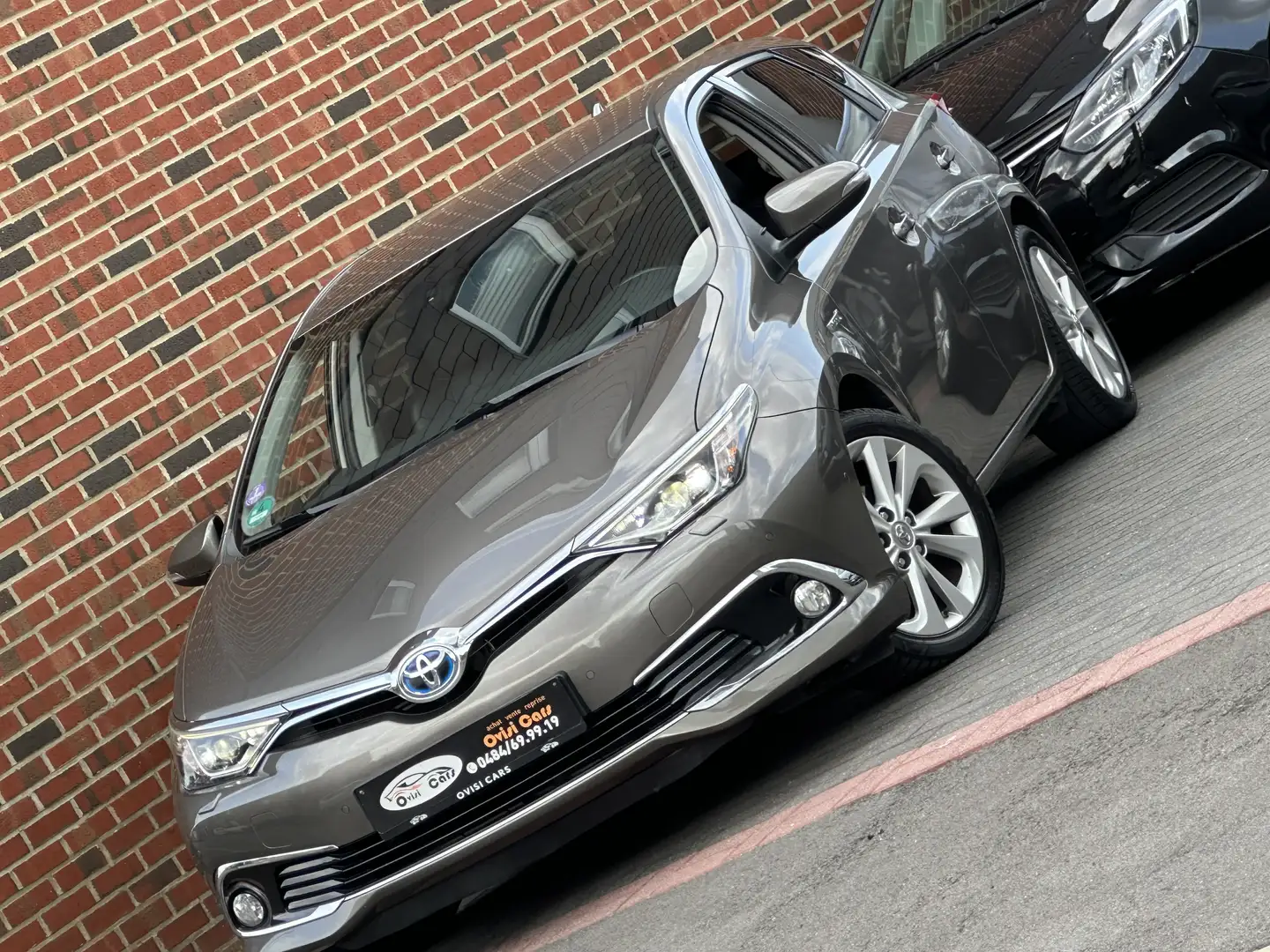 Toyota Auris // ÉTAT NEUF // FULL OPTION // Gris - 1