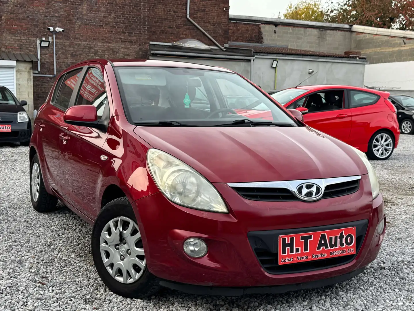 Hyundai i20 i20 1.2i prêt à immatriculé euro4 5 porte Noir - 2