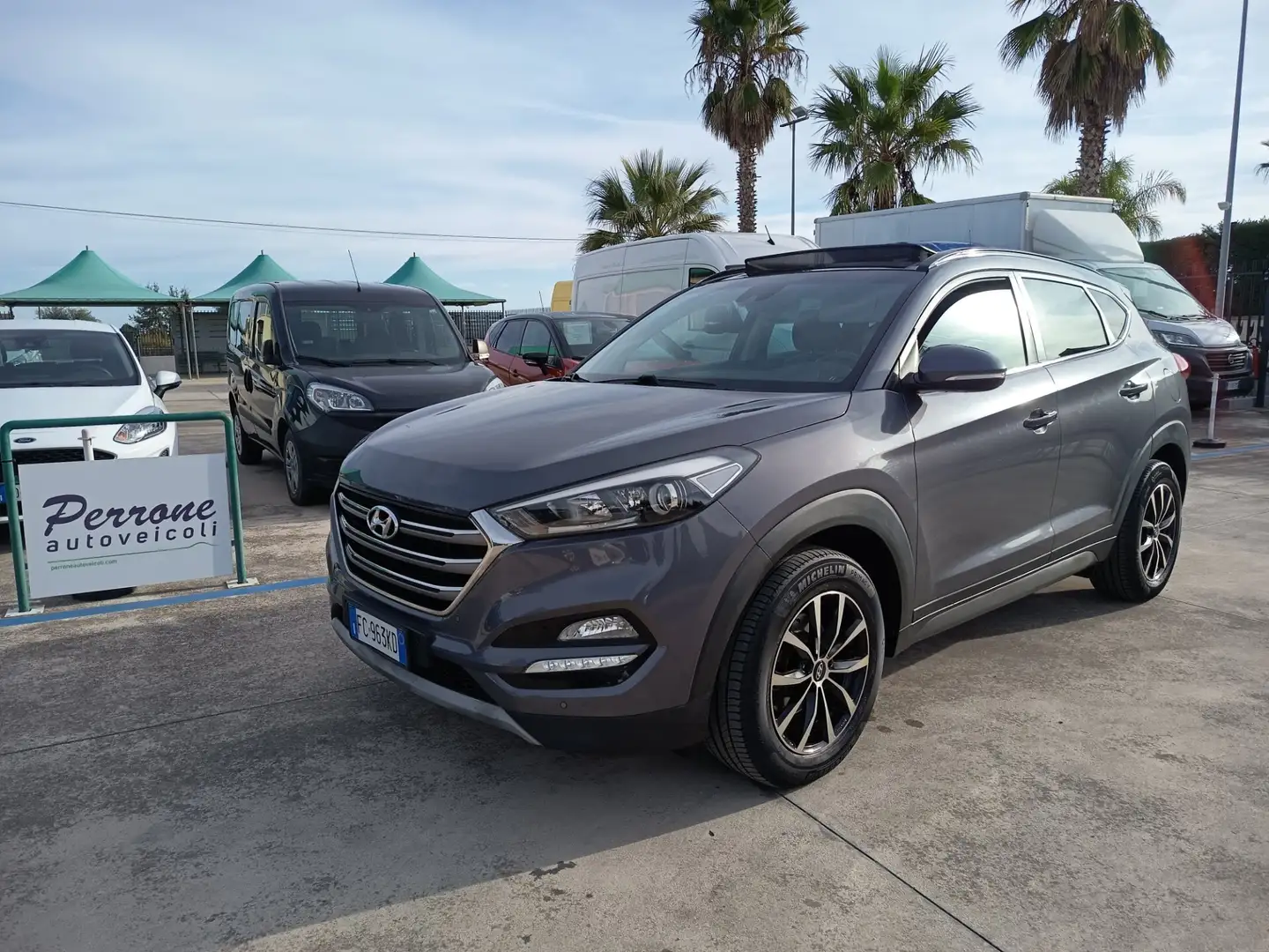 Hyundai TUCSON Tucson 1.7 CRDi XPossible Grigio - 1