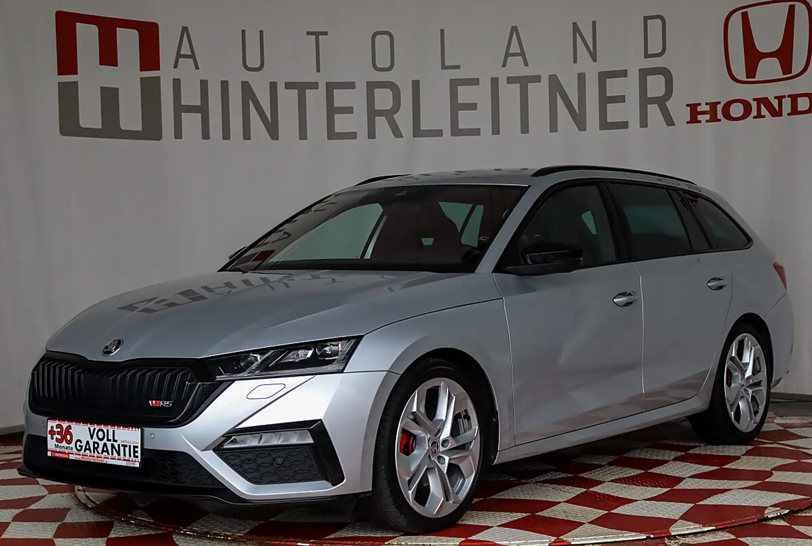 Skoda Octavia 2.0 TDI RS DSG HIGHTECH PAKET Silber - 1