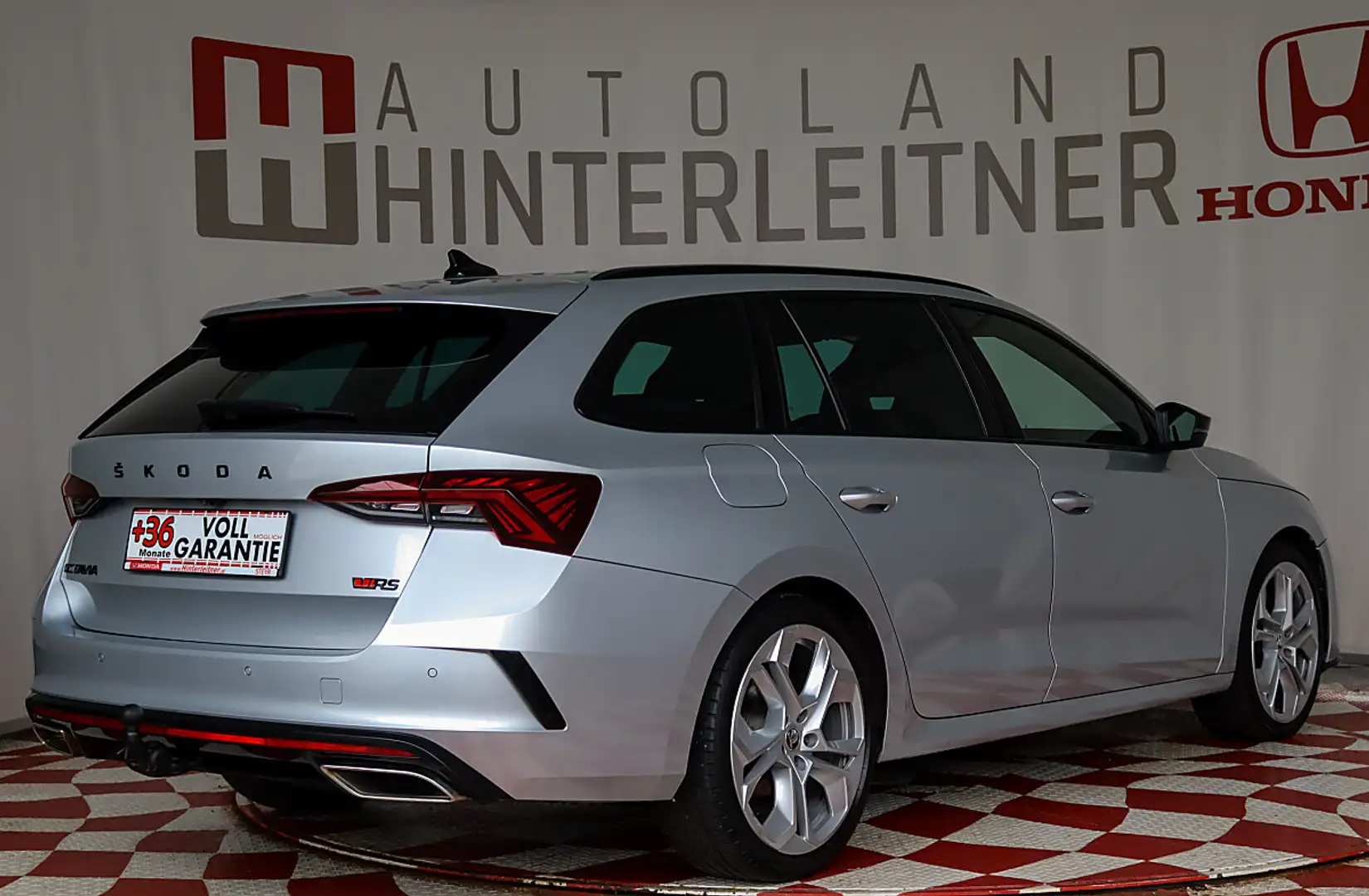 Skoda Octavia 2.0 TDI RS DSG HIGHTECH PAKET Silber - 2