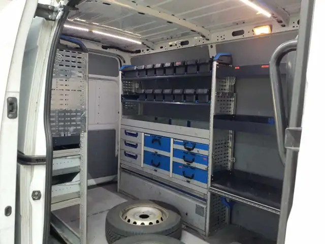 Opel Movano view 14