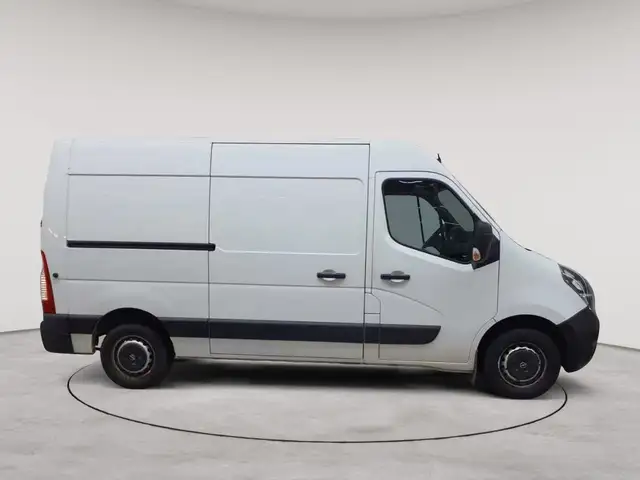 Opel Movano view 3