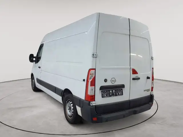 Opel Movano view 5