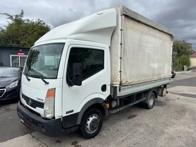 Nissan Cabstar 2.5 DCI 130CH