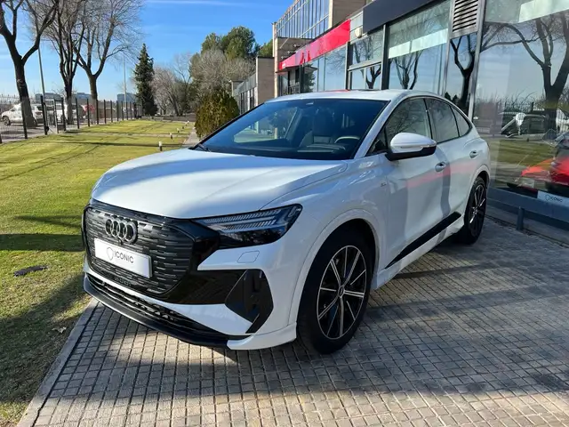 Audi Q4 E-Tron view 3