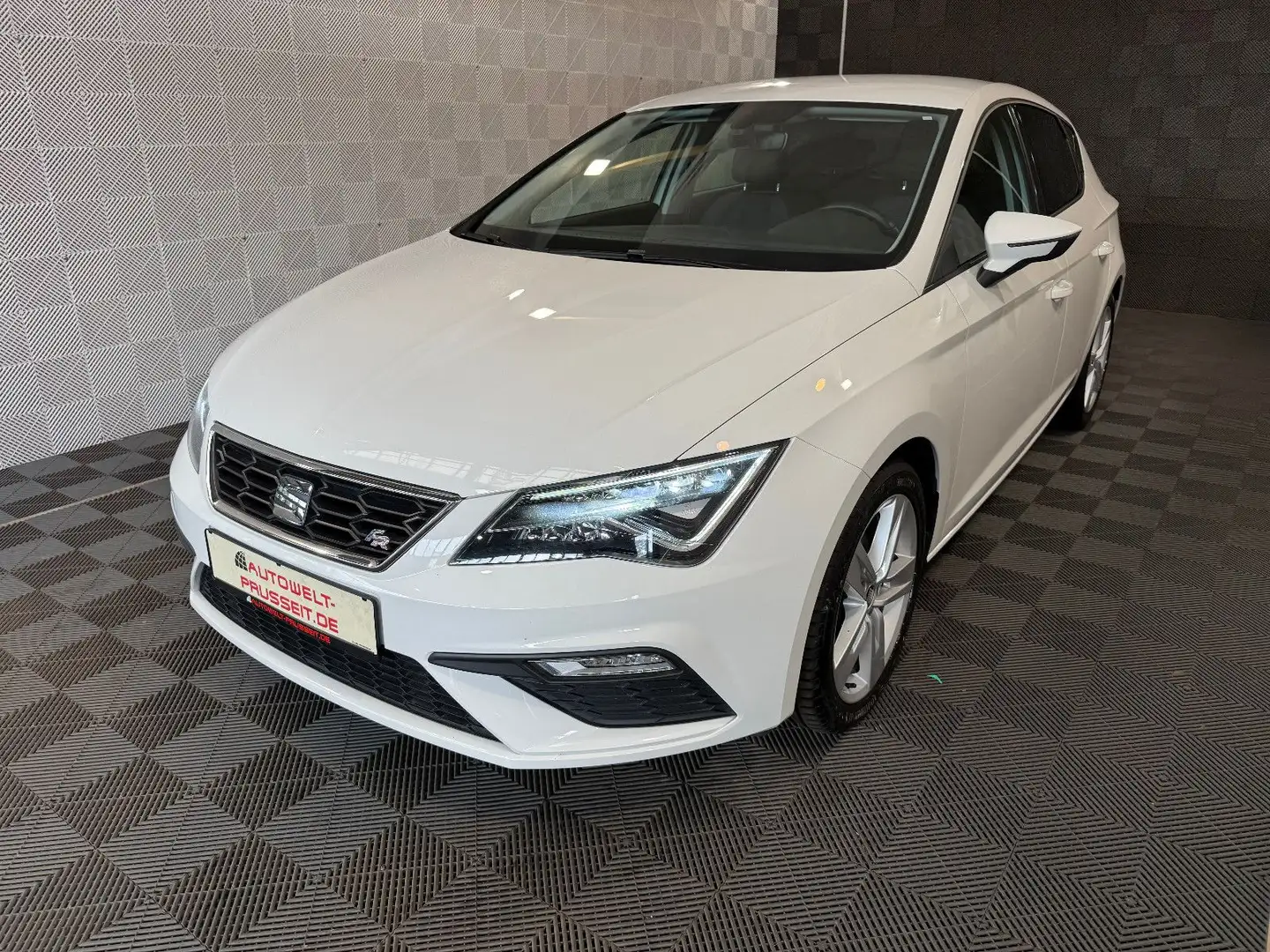 SEAT Leon *FR*LED-TEMPO-SPORTSITZE-PDC-BLUETOOTH-KLIMA Weiß - 2