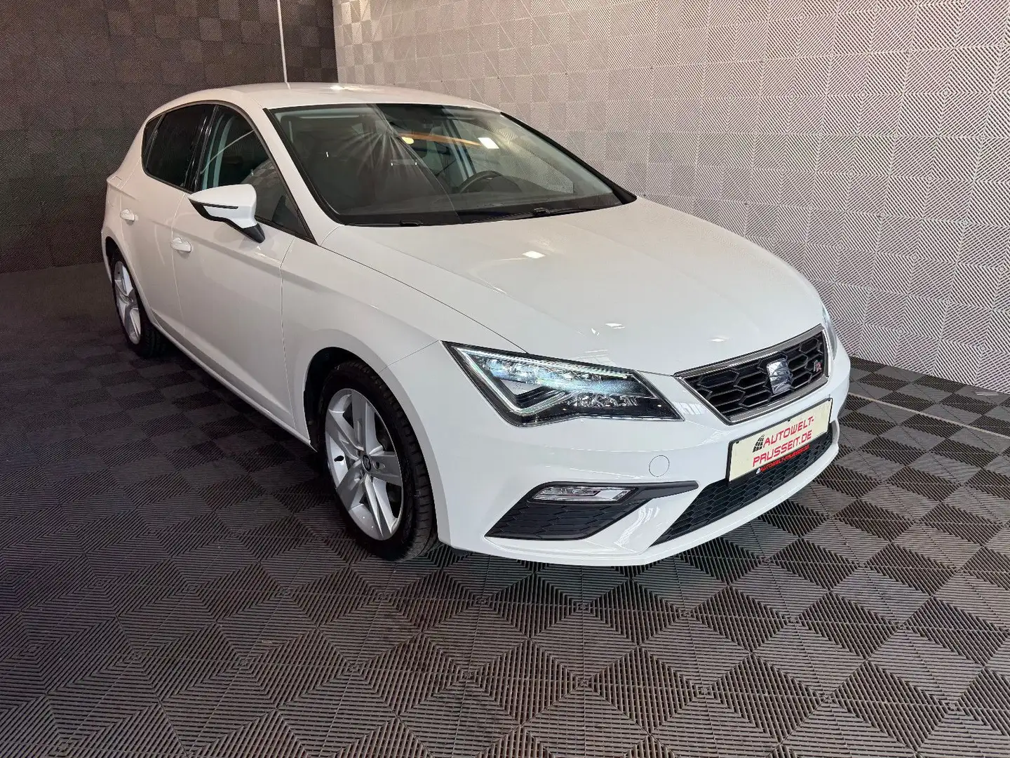 SEAT Leon *FR*LED-TEMPO-SPORTSITZE-PDC-BLUETOOTH-KLIMA Weiß - 1