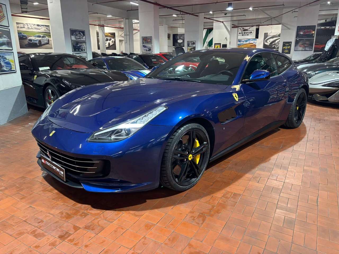 Ferrari GTC4 Lusso V12 ALCANTARA-CARBONIO-WARRANTY 04/2027