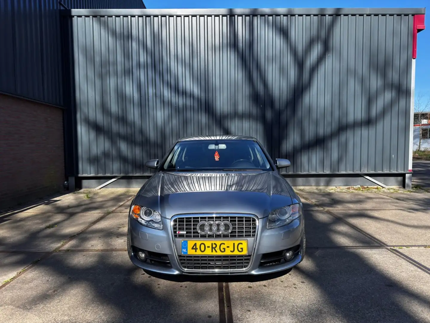 Audi A4 Limousine 2.0 TFSI quattro Pro Line Grijs - 2