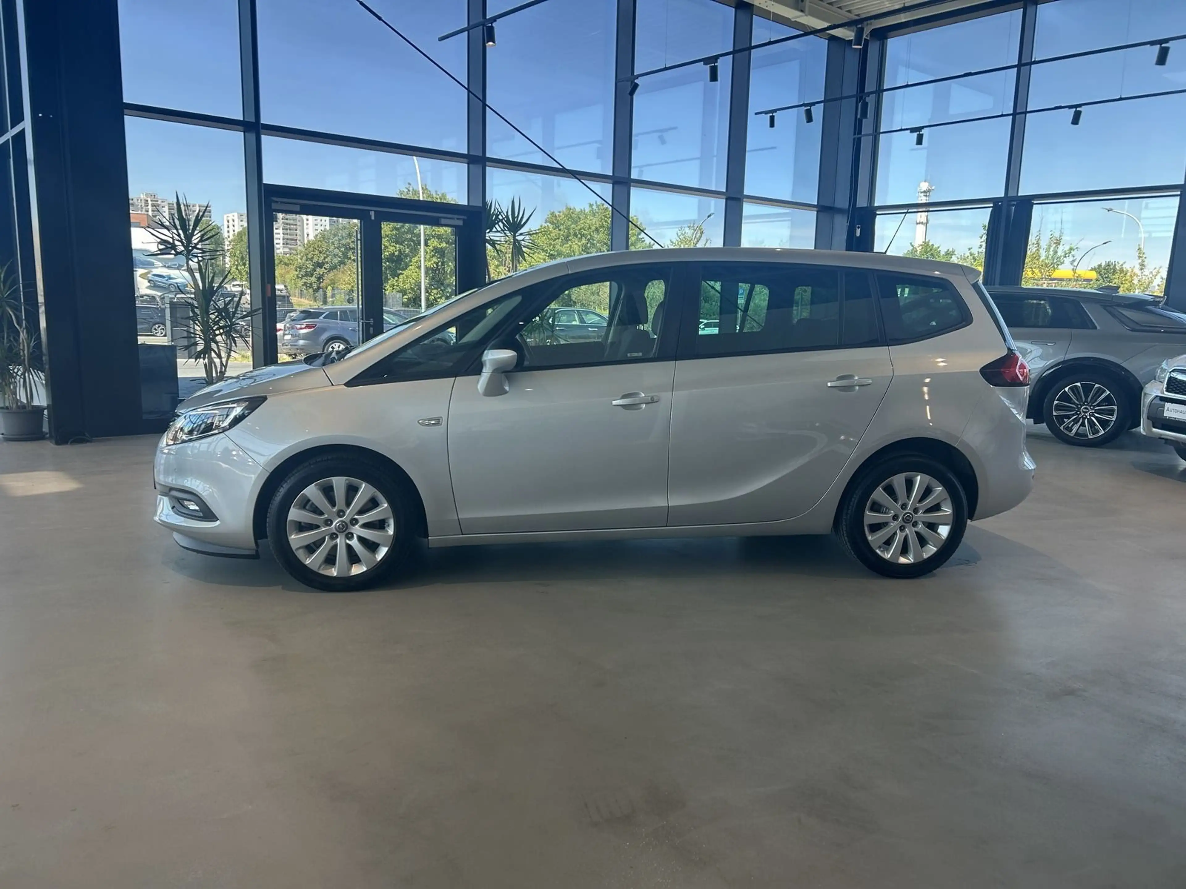 Opel Zafira NAVIGATION+KAMERA+AHK+SHZ+1.HAND C — photo 5