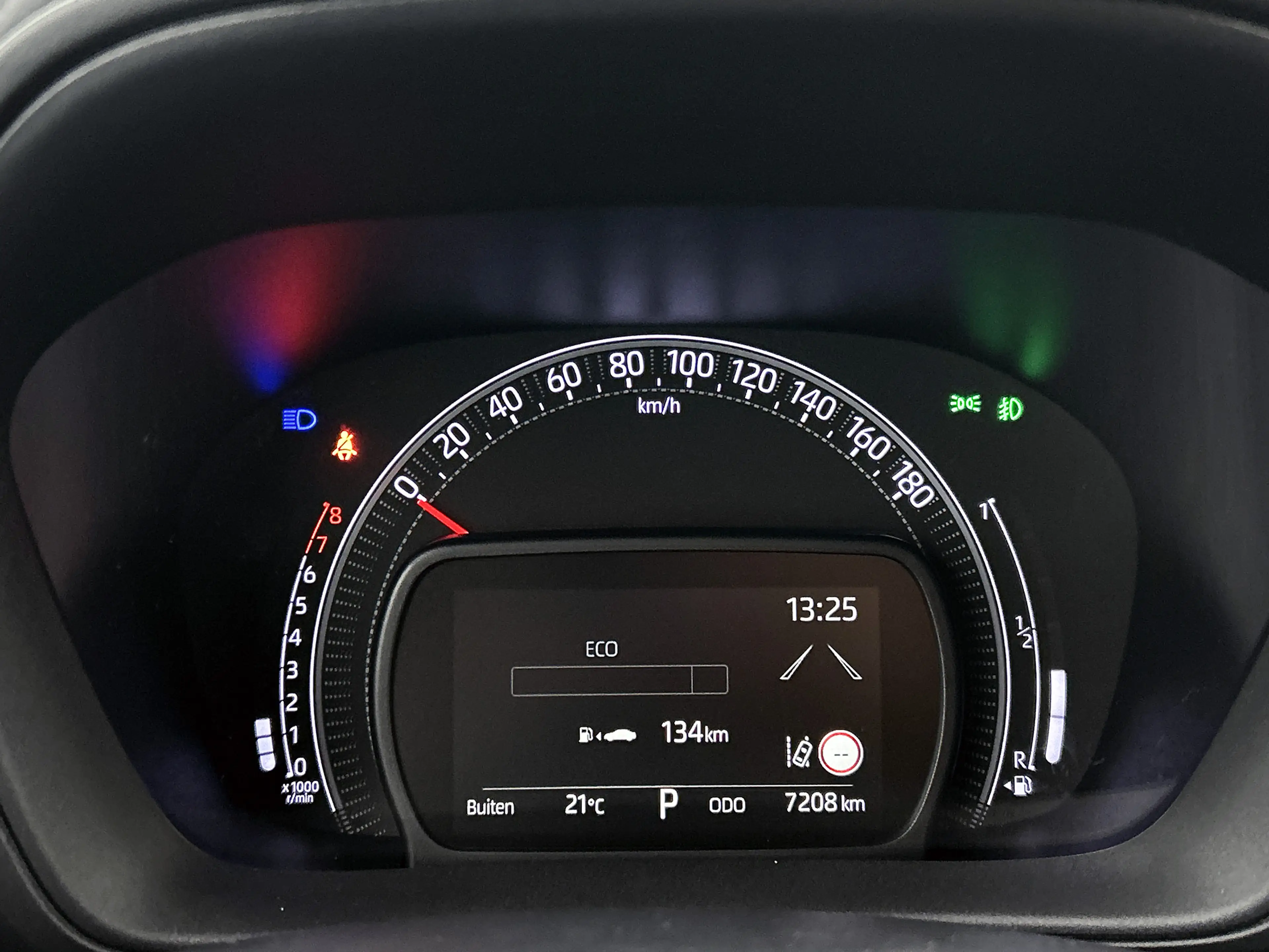 Toyota Aygo X 1.0 VVT-i S-CVT Pulse + | BTW Voertuig | Parkeerse — photo 5