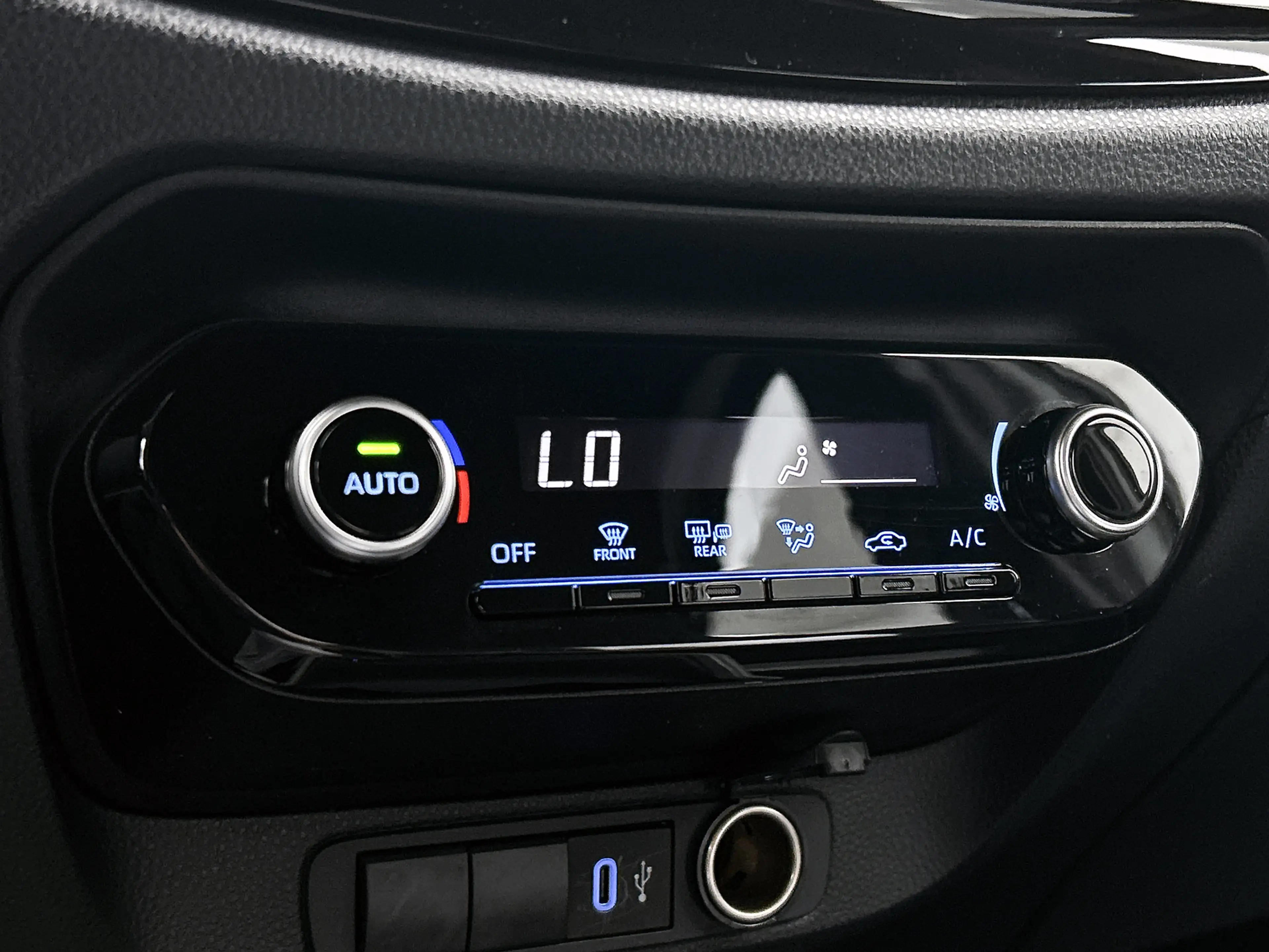 Toyota Aygo X 1.0 VVT-i S-CVT Pulse + | BTW Voertuig | Parkeerse — photo 11