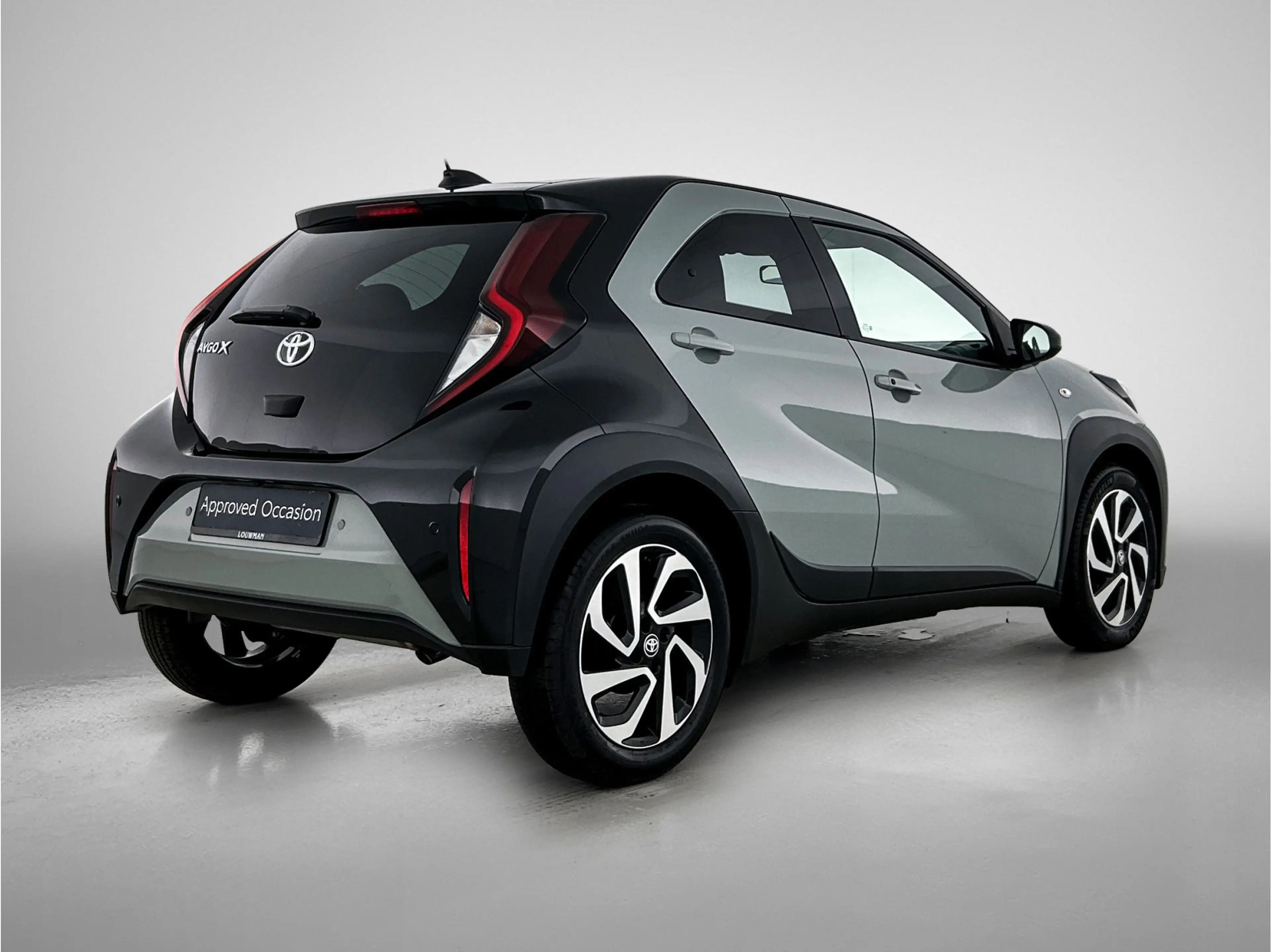 Toyota Aygo X 1.0 VVT-i S-CVT Pulse + | BTW Voertuig | Parkeerse — photo 2